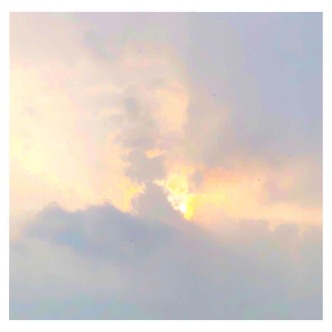 理絵さんのインスタグラム写真 - (理絵Instagram)「☁️🌤☁️  #sky #空 #하늘 #cielo」7月22日 17時54分 - ____rie____