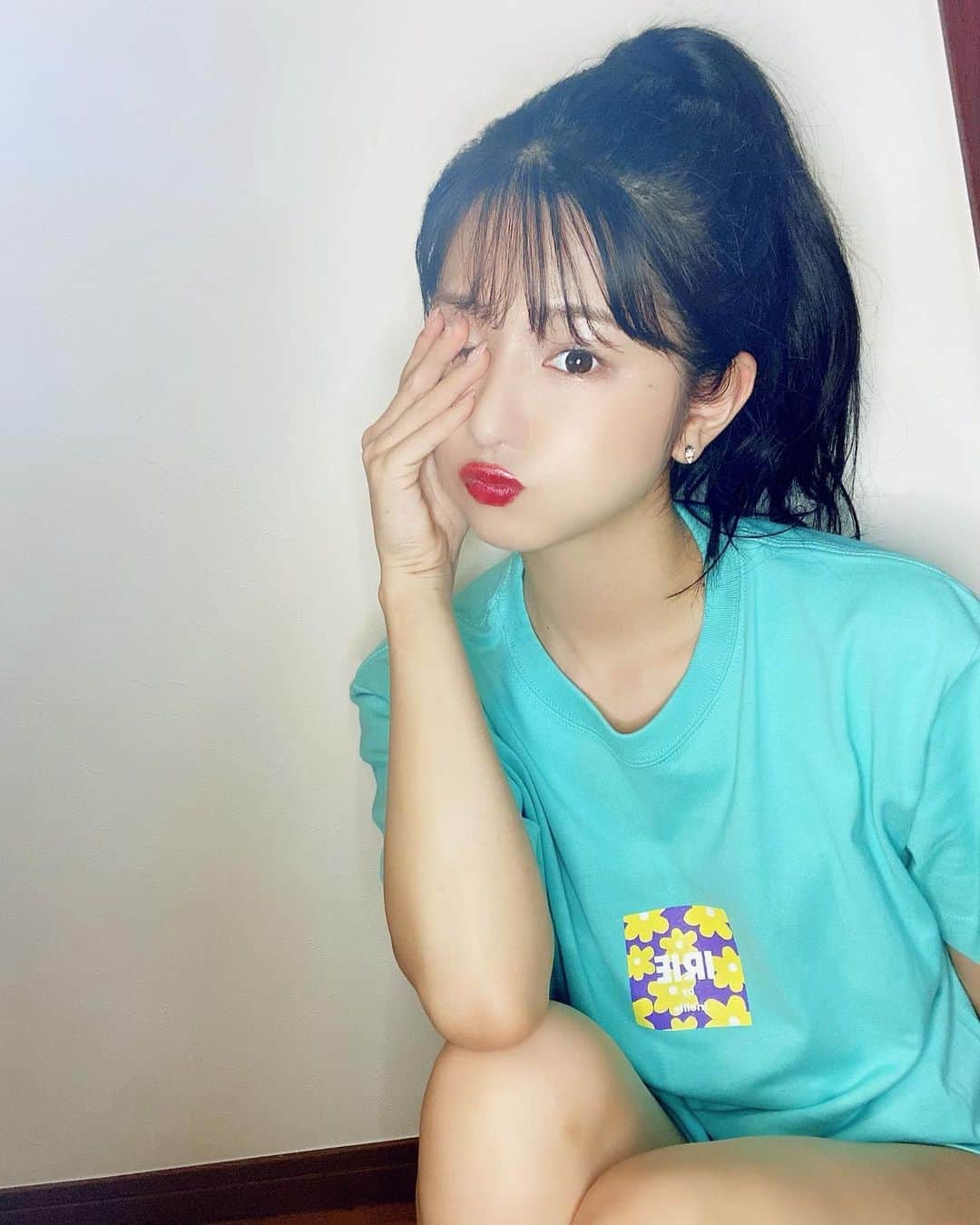 谷川愛梨のインスタグラム：「: あしたから4連休ですね🌻 やりたいこと、行きたい場所 沢山あるけどまだもう少し我慢🥺💦 梅雨はいつ明けるんだろ〜😳☔️ 雨上がりの虹🌈って綺麗で好きだけど やっぱり天気はいいほうが気持ちがあがる😊✨ : 毎日、マスク生活で肌荒れしがちだけど 私は@tokyo_hills_clinic さんで 助けてもらっています☺️🍀 メンテナンスして頂くと ほんとにすぐに良くなるから感動🥺😢 いつもありがとうございます♡♡」