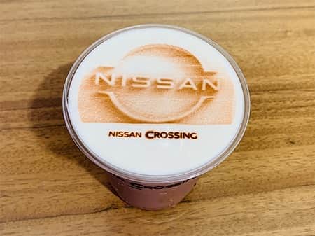 日産自動車さんのインスタグラム写真 - (日産自動車Instagram)「新しくなった日産ブランドロゴをラテアートにしちゃいました♪﻿ CROSSING CAFE ではここでしか味わえないコールドプレスソーダや、最先端技術を用いて、日産のクルマや自分だけのオリジナルデザインで作ったMACCHI-ARTをお楽しみいただけます。﻿ ﻿ #NissanCrossing #CrossingCafe　#MACCHIART #日産 #nissan #ニッサン #nissanjapan #🚗 #5523」7月22日 18時32分 - nissanjapan