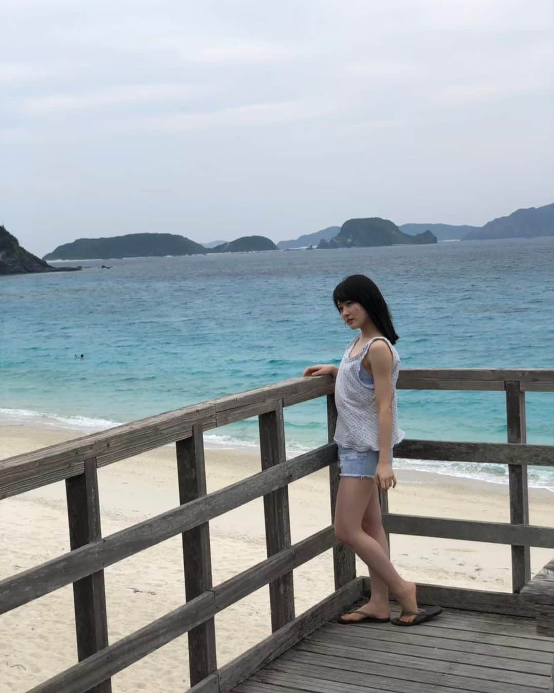 森戸知沙希さんのインスタグラム写真 - (森戸知沙希Instagram)「おしらせ☀️  　　　　　　　　　　　　　 モーニング娘。'20の森戸知沙希が、17歳の誕生日に出版したファースト写真集『森戸知沙希』、そして昨年6月に発売したセカンド写真集『Say Cheese！』を電子版でリリースします！ 　　　　　　　　　 release2020.07.27 ぜひチェックして下さい✌️ 　　　　　 　　　　　　　　　　　　 　　　　　　　　　　 #morningmusume20  #モーニング娘20  #森戸知沙希  #写真集  #ファースト写真集  #セカンド写真集」7月22日 18時33分 - chisaki__morito.official