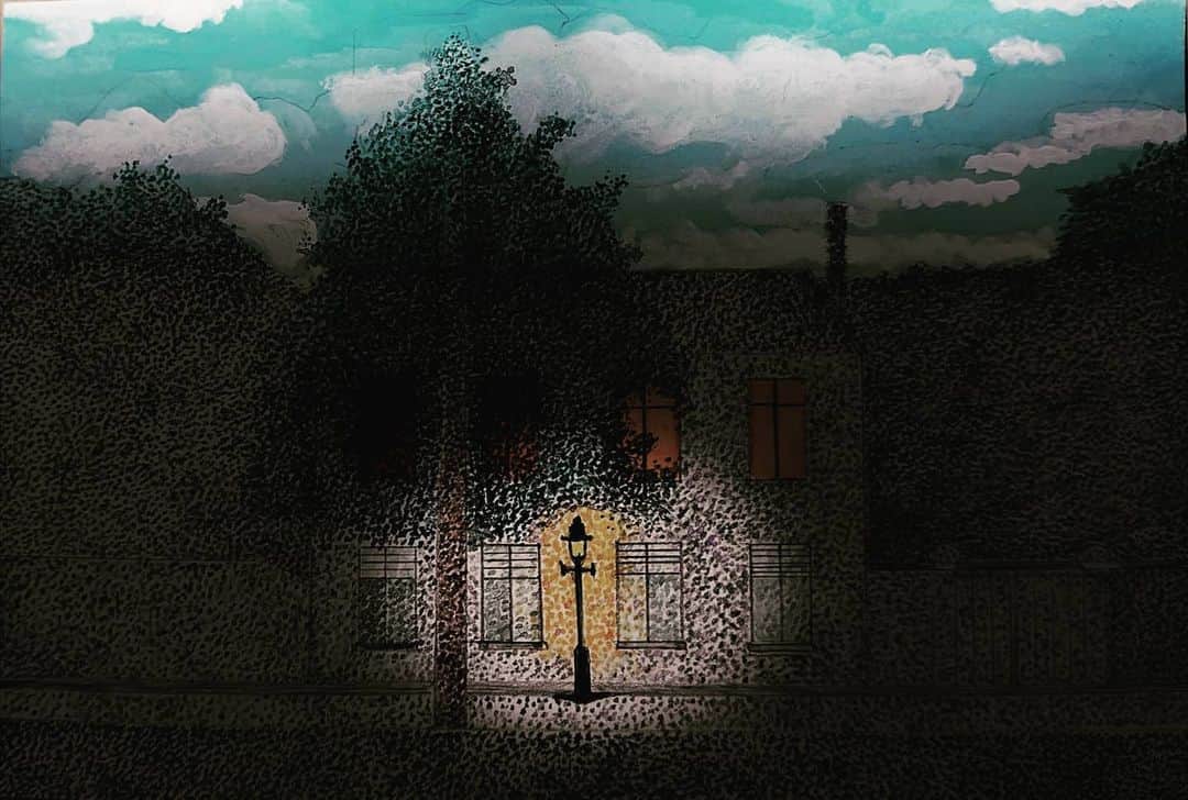 門倉貴史さんのインスタグラム写真 - (門倉貴史Instagram)「ルネ・マグリットの『光の帝国Ⅱ』を点描で模写しましたっ❗  昼なのに夜、夜なのに昼…  #ひとりマグリットチャレンジ #マグリット #Magritte #点描画 #光の帝国 #門倉貴史」7月22日 18時35分 - takashikadokura