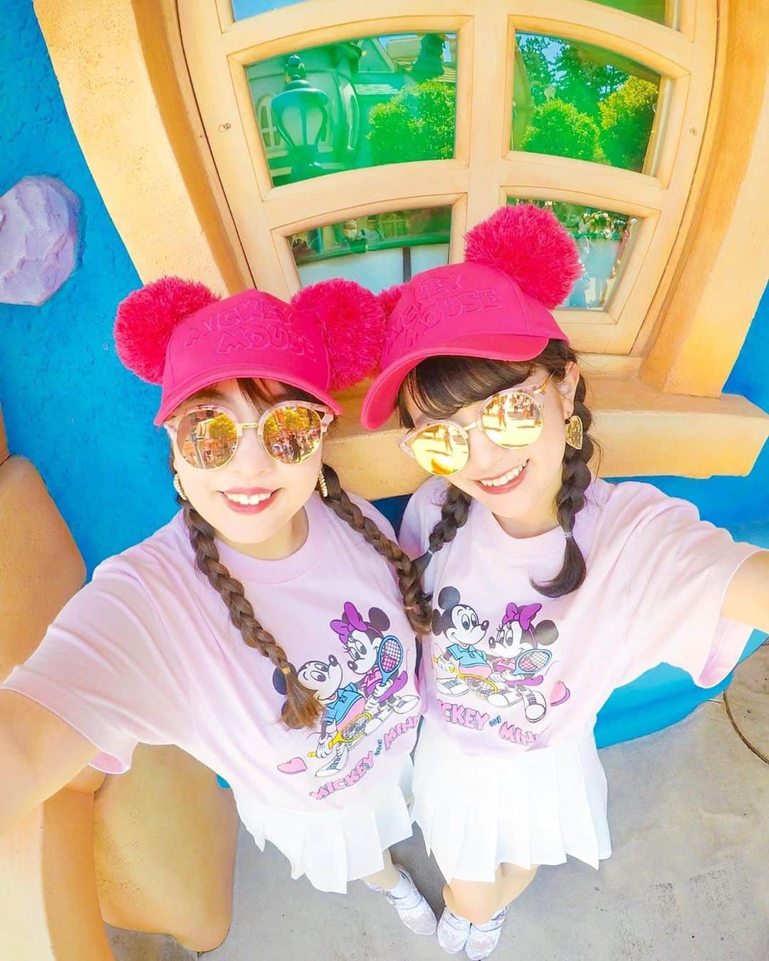 Kanaのインスタグラム：「ㅤ ㅤ 今日7/22はだいだいだいすきな あやか( @a_yaka77 )の 誕生日〜っ🥰🎂🎉❣️ ㅤ おめでとうあやか💭💘 ㅤ ㅤㅤㅤㅤ あやかとは学校同じで 仲良くなって何年目だろう、、 ってことでちょっと懐かしい写真を チョイスしました😽✌🏻💓 ㅤ ㅤ ㅤ 今日はお誕生日インしてるみたいなので みんな今のうちに あやかにお祝いメッセージ送って パーク出て携帯見たとき 喜んでもらいましょ〜っ🥺💌💓() ㅤ 私のフォロワーさん あやか好きな方多いからね 私からのおせっかいでした🥺💗💗💗 ㅤ ㅤ ㅤ ㅤ ㅤ ㅤㅤㅤㅤ ㅤ #aya_kana ㅤㅤ ㅤㅤ #happybirthday」