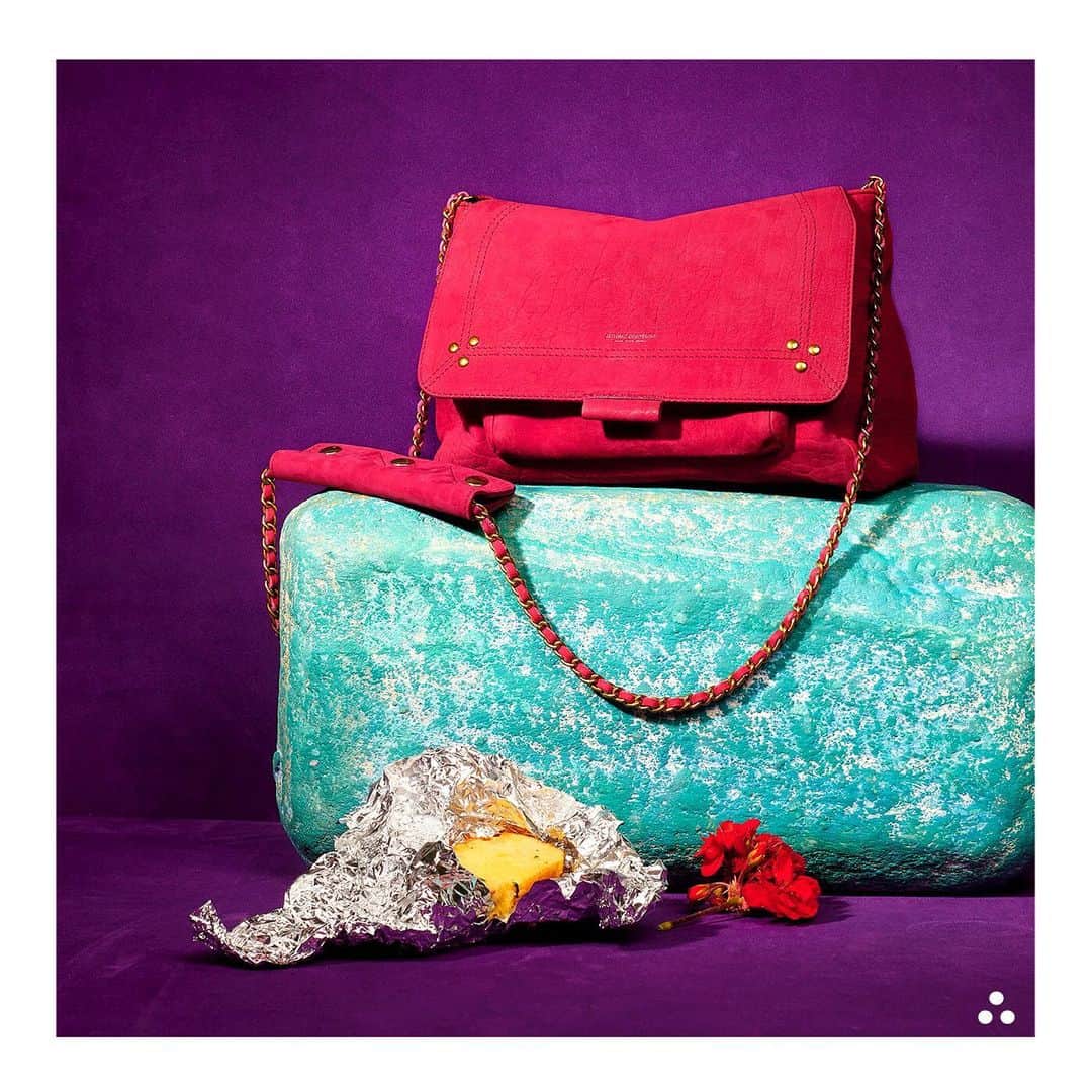 ジェロームドレイフュスのインスタグラム：「Inject a flash of fuschia with #Lulu . . Art Direction @carolinnerennequin Photo @pierr_antoine #jeromedreyfuss #jeromedreyfusslulu #rootsdeluxe #aw20」
