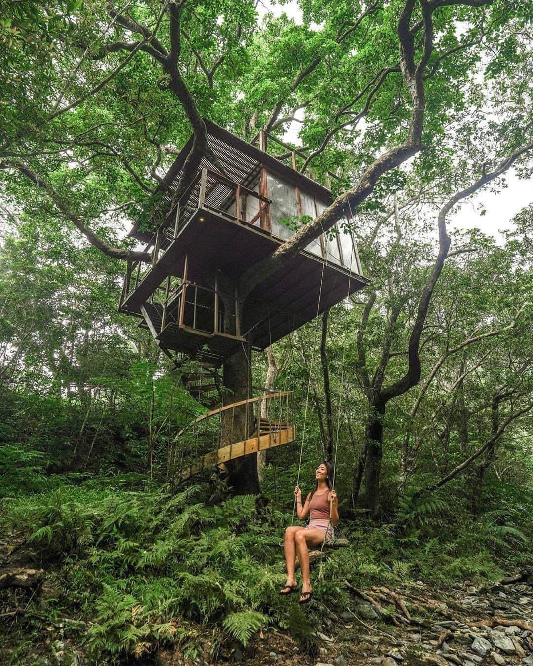 Discover Earthさんのインスタグラム写真 - (Discover EarthInstagram)「This place looks amazing ! Who wouldn't want to wake up in the middle of nature ? 🌳🏠  #discoverjapan with @naturallymaha」7月22日 19時01分 - discoverearth