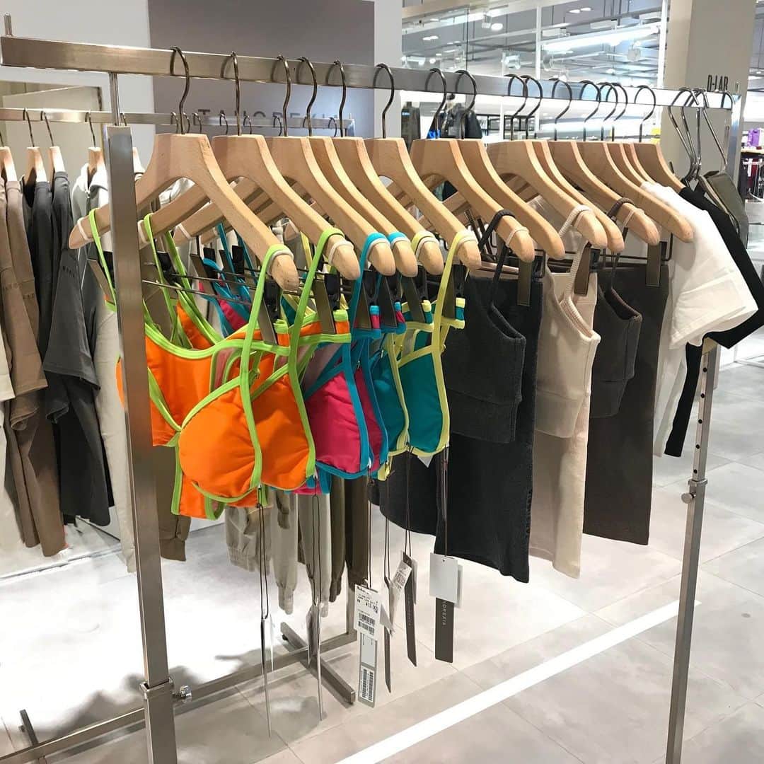 HANKYU.MODEさんのインスタグラム写真 - (HANKYU.MODEInstagram)「“MUSCLE BEACH GYM” ALWAYS OUT OF STOCK × TANOREXIA Until 7/28 At 3F Cotocoto Stage31 #Hankyu #HANKYUMODE #umedahankyu #阪急うめだ本店 #うめだ阪急 #阪急百貨店 #osaka #umeda #mode #alwaysoutofstock #kingmasa #oversizedtee #tanorexia #kogenatsu #オールウェイズアウトオブストック #キングマサ #Tシャツ #マスク #タノレクシア #ワークアウト #こげなつ  #スイムウェア #フィットネスウェア #トレーニング #ジム」7月22日 19時01分 - hankyumode