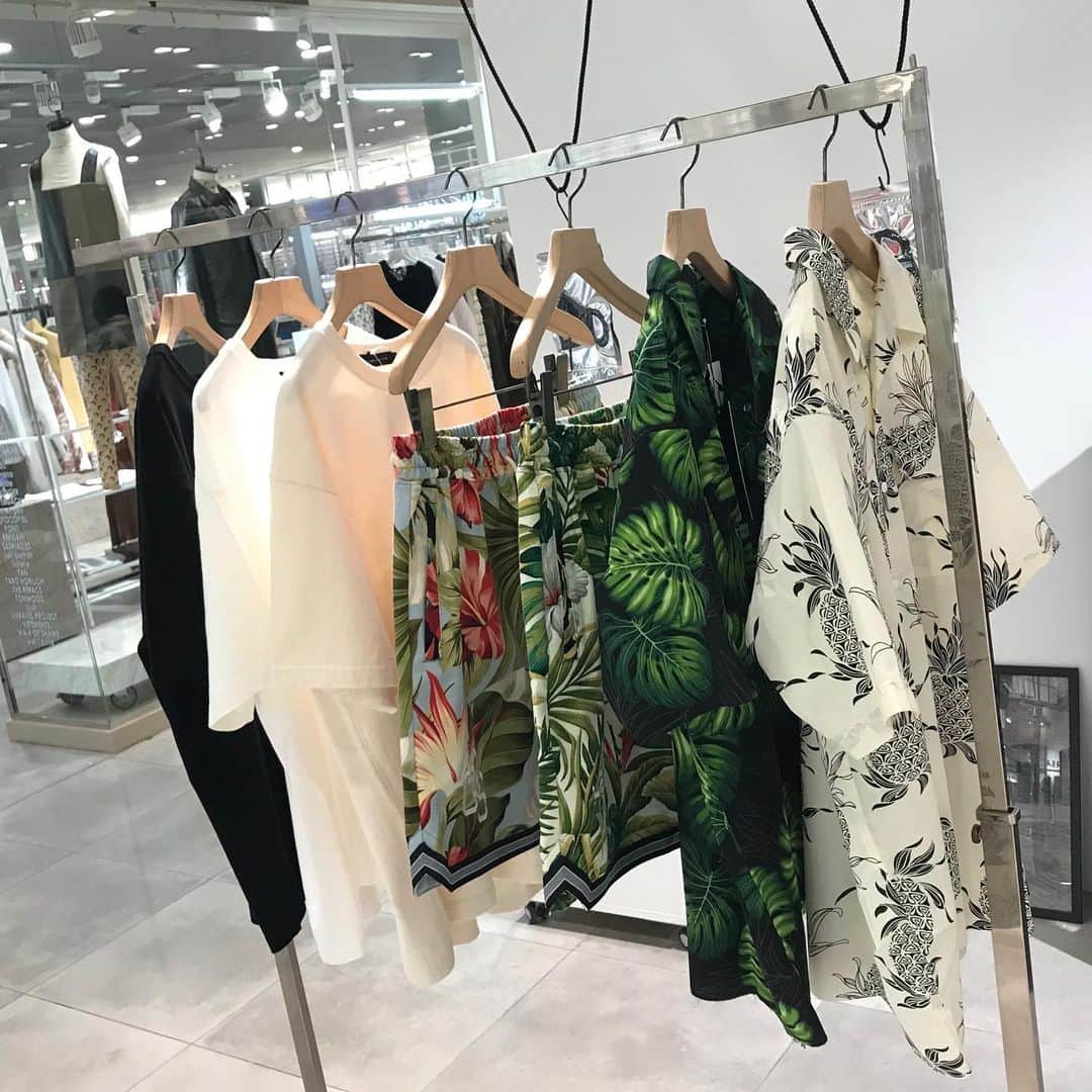HANKYU.MODEさんのインスタグラム写真 - (HANKYU.MODEInstagram)「“MUSCLE BEACH GYM” ALWAYS OUT OF STOCK × TANOREXIA Until 7/28 At 3F Cotocoto Stage31 #Hankyu #HANKYUMODE #umedahankyu #阪急うめだ本店 #うめだ阪急 #阪急百貨店 #osaka #umeda #mode #alwaysoutofstock #kingmasa #oversizedtee #tanorexia #kogenatsu #オールウェイズアウトオブストック #キングマサ #Tシャツ #マスク #タノレクシア #ワークアウト #こげなつ  #スイムウェア #フィットネスウェア #トレーニング #ジム」7月22日 19時01分 - hankyumode