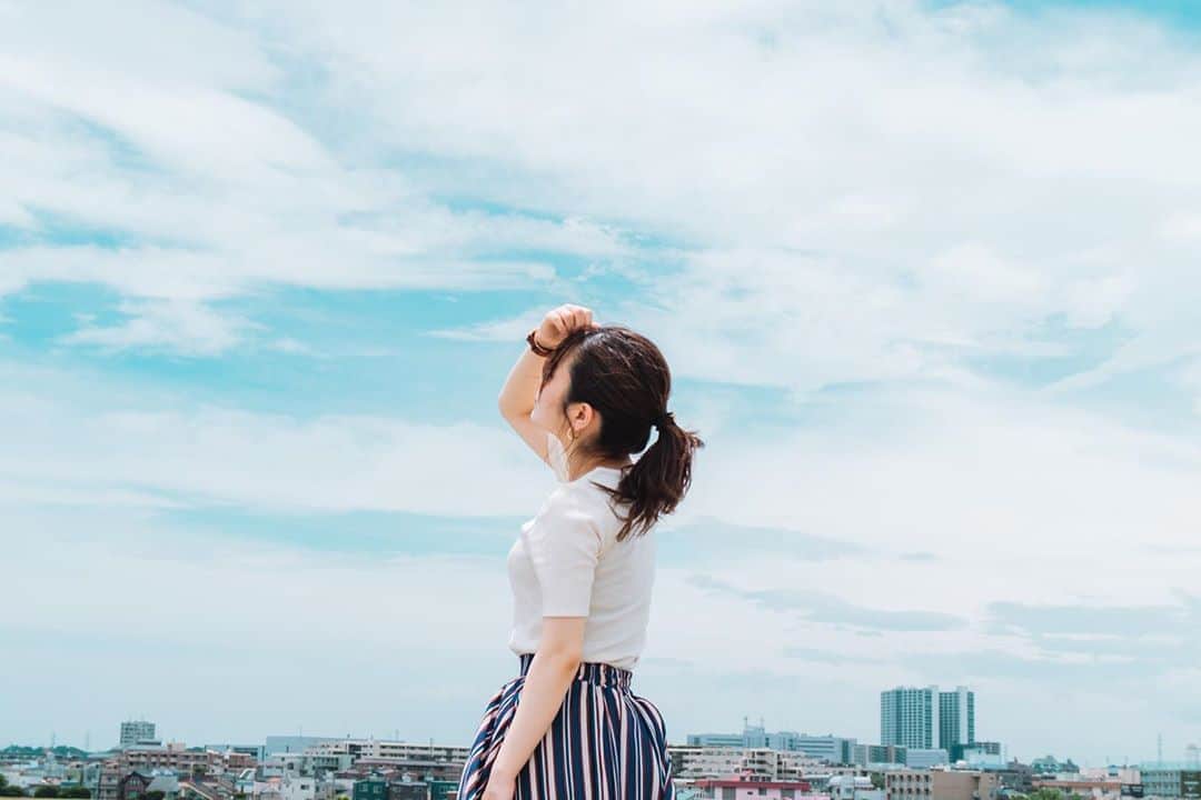 弘松菜摘のインスタグラム：「﻿ 風になってでもあなたを待ってる﻿ ﻿ ﻿ ﻿」