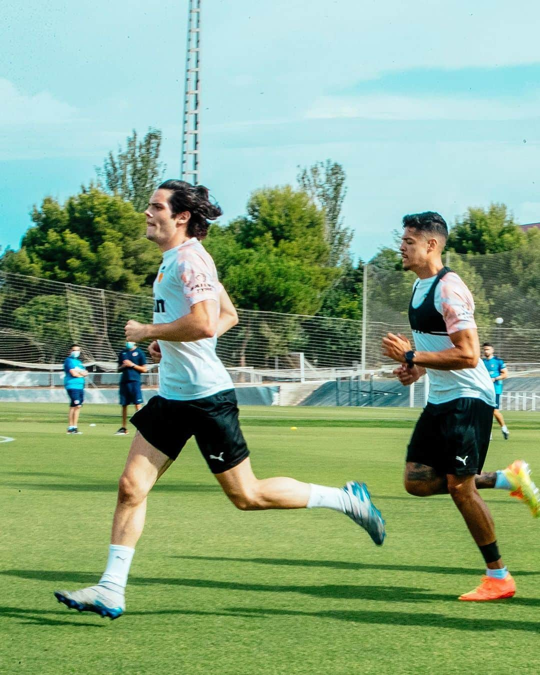 バレンシアCFさんのインスタグラム写真 - (バレンシアCFInstagram)「🦇 #VCFacademy 🔛💪🏼」7月22日 19時11分 - valenciacf