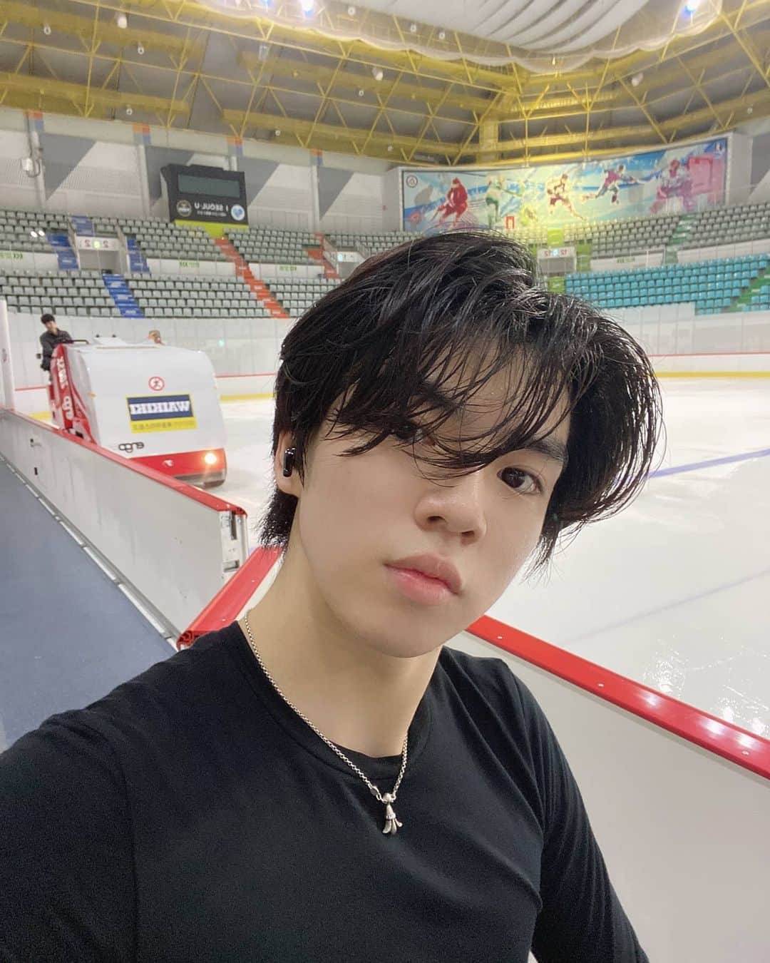 のインスタグラム：「TONEFree🖤 감사합니다. . . #제품무상제공_by #LG전자 #LG톤프리 #🖤」