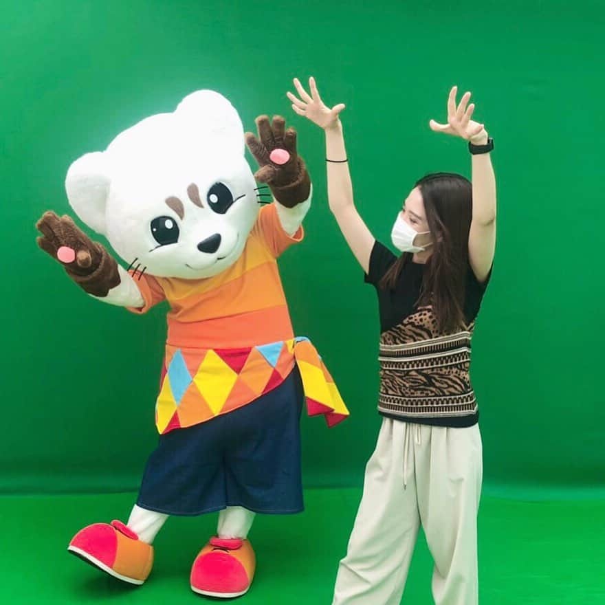 のインスタグラム：「今日は、ひなたお姉さんとルークのダンス撮影📹今回も振り付けさせてもらいました❣️こちらはルークの振り付け確認中の一コマ🌈✨今日もルークは相変わらず可愛かったです💓出来上がりが楽しみだ🙆‍♀️‼️  #ひなたお姉さん #ルーク　#子供達 #撮影　#dance #振付　#happy #love」