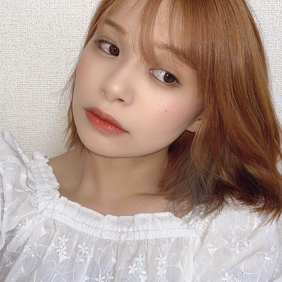 のインスタグラム：「夏っぽく明るくイメチェン！！ . 今日の動画で公開中 セルフカラーなかなか頑張った☺︎！ . #インナーカラー #ユニコーンカラー  #ピンクカラー #ブリーチカラー  #ヘアカラー #セルフカラー #夏カラー」