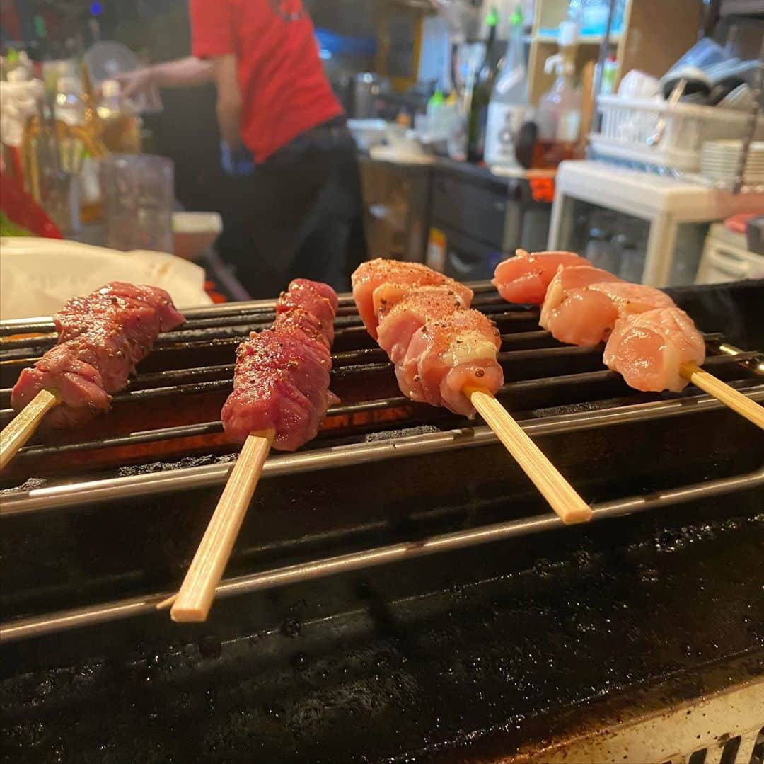 繁田梨世さんのインスタグラム写真 - (繁田梨世Instagram)「レバーが食べたすぎて堺筋本町駅にあるはたがやレバー😙  . .  レバーは店員さんが焼いてくれるシステムでそれ以外は自分で焼くよ😊  . .  レバーが美味しくてお代わりしました。 . . レバー大好きなのでレバーが思う存分食べれて幸せでした！  . .  #大阪#堺筋本町#はたがやレバー#焼いて焼かないで#レバー#大好き#好きな人探しがち#飽きない#自分で焼くスタイル#ホルモン#タイミング分からず#難しい#串焼き」7月22日 19時50分 - shigesurumedayo