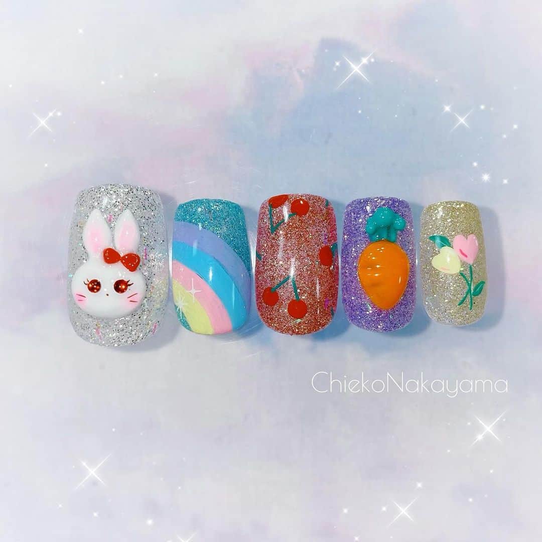 なかやまちえこのインスタグラム：「PREXY glitter × mold💫⠀ ⠀ PREANFA シリコンモールド 『うさぎ』 #nail #nails #nailart #ネイル #美甲 #ネイルアート  #japanesenailart #manucure #japanesenails #manicurist #gelnails #أظافر #네일아트 #미용 #vẽmóng #ngườiđẹp  #เพ้นท์เล็บ #искусствоногтя #artedeuñas #เพ้นท์เล็บเจล #ジェルネイルデザイン #ネイルデザイン #senikuku #nagelkunst #ゆめかわ #ゆめかわネイル #kawaii #kawaiinails #ファンシーネイル #fancynails @candypocket_official @joyartofficial @nail_premall @prexyofficial @kimagure_cat_whim @pregelofficial」
