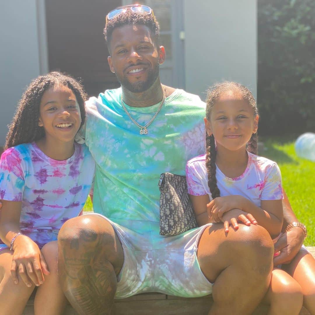 イェレマイン・レンスのインスタグラム：「Proud to be your dad @sienna_lens & @evadiva_lens we all dressed by sienna tie dye」
