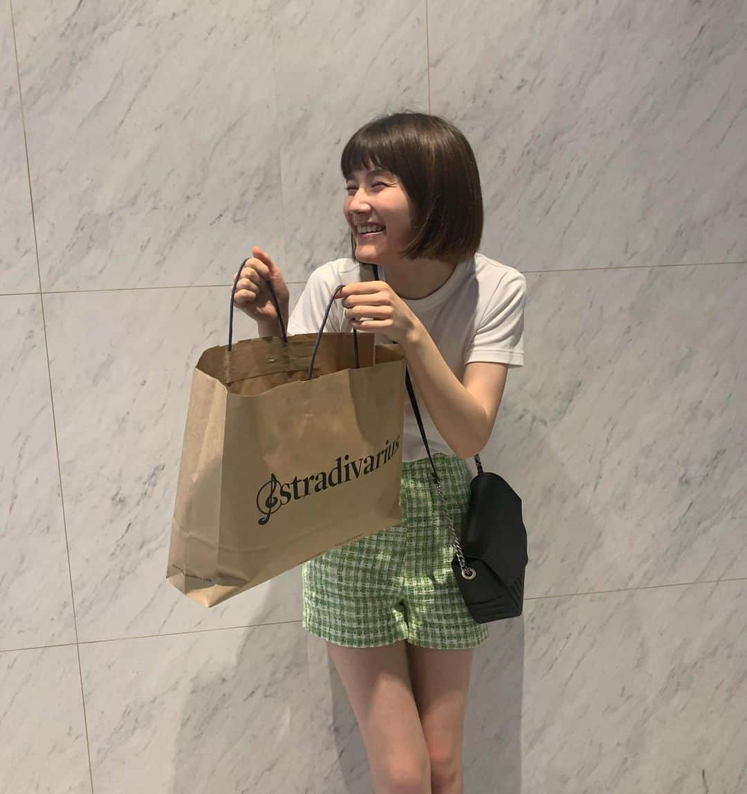 藤本林花美愛さんのインスタグラム写真 - (藤本林花美愛Instagram)「💚  4連休なにするのーーん！  #stradivarius #zara #shopping #お買い物 #ストラディバリウス」7月22日 19時58分 - lily_1001_official