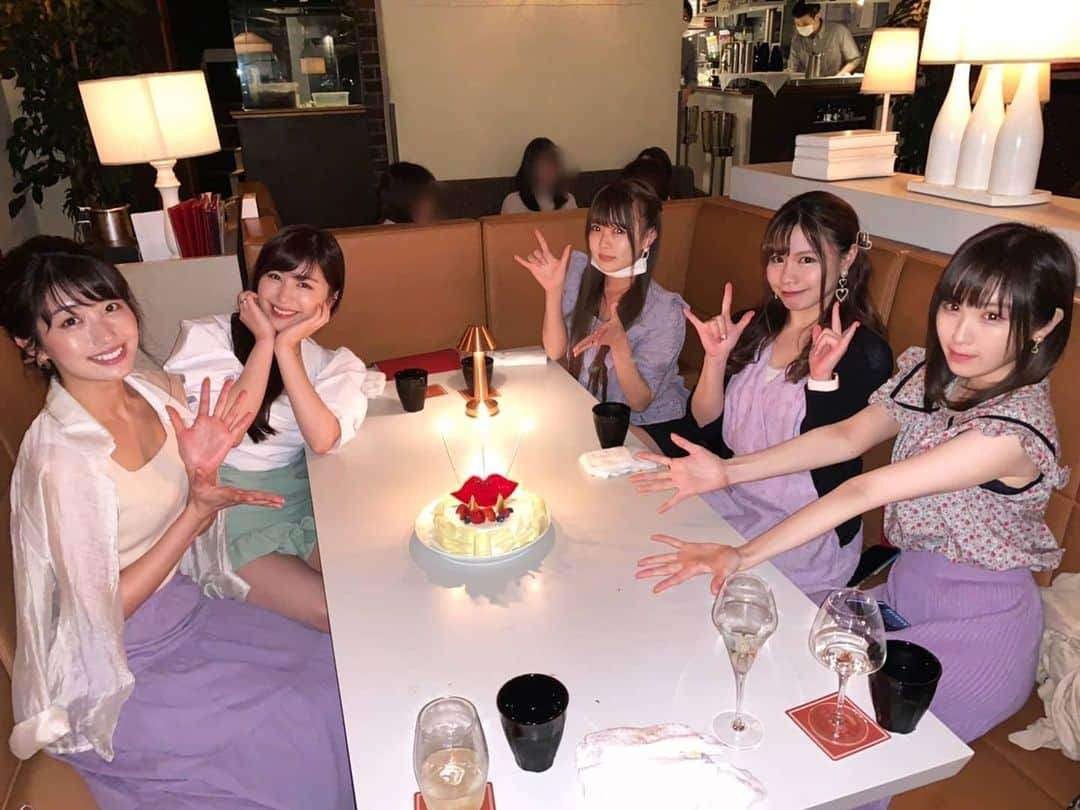 小田桐奈々さんのインスタグラム写真 - (小田桐奈々Instagram)「先日のまいかのお誕生日会！ Twinkleであつまったよ💋 * * 自慢の友人たちであるよ( *°ｰ°* ) * * #放課後プリンセス」7月22日 20時23分 - odagirinana