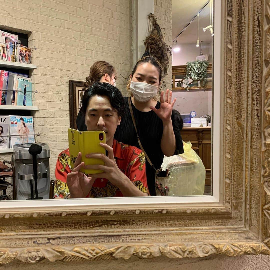 のインスタグラム：「ルプティ様でお散髪。ツーブロック襟足刈り上げパーマです。夏〜！この世の人全員俺の髪型にしよう！」