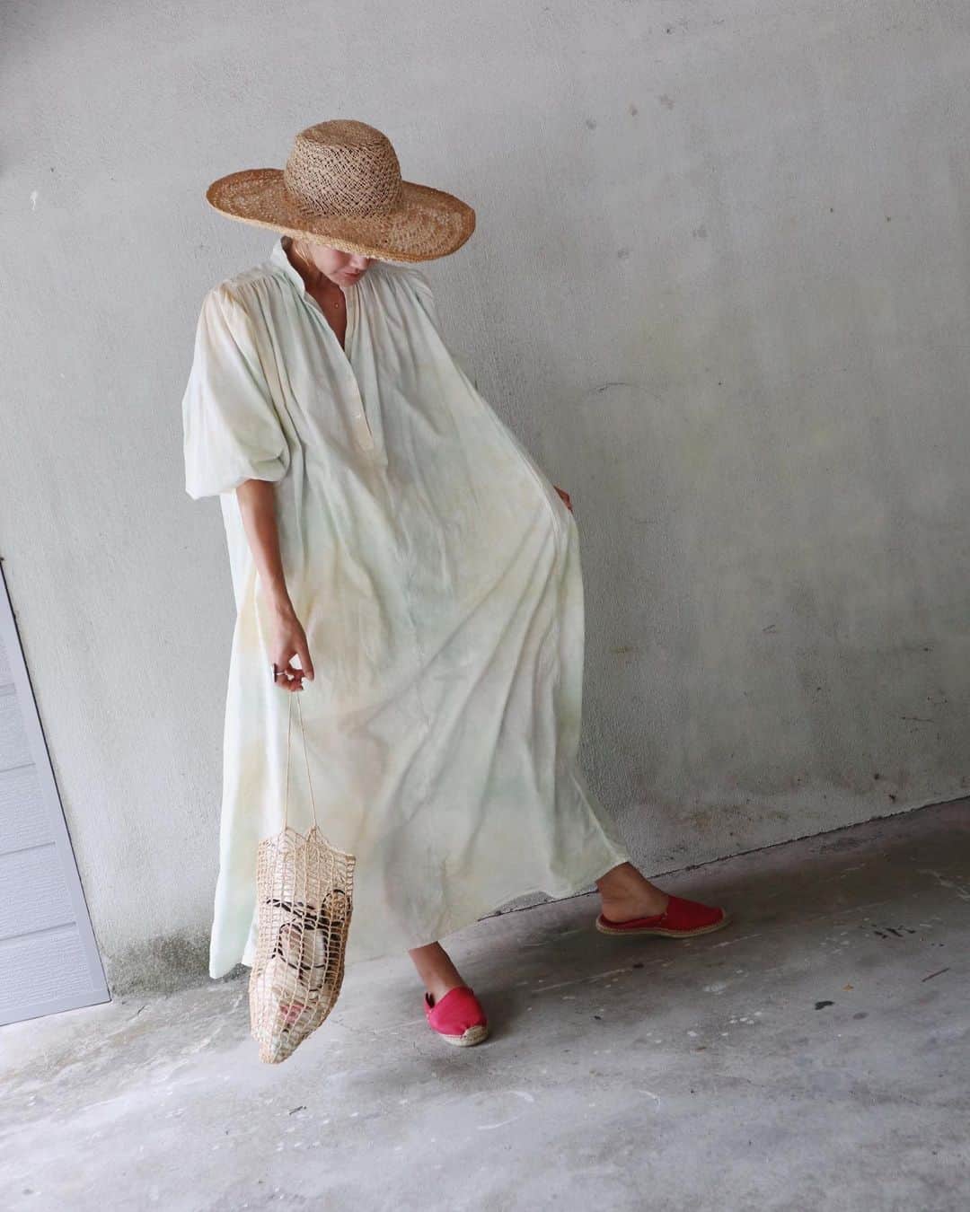 ジュジュのインスタグラム：「夏🌞のstylingから...♡ . preAWitemだから、様々なstylingに合わせていきたいナ👀 . ちなみに縦フープになります💪 . 夏のitemに飽きてきた頃に活躍するのは、アクセサリースパイス♫ . #mama#boysmama#girlsmmama #mamacoordinate#hrkフク #AkariH#apparel#fashion akarih#akarihchic#アカリ#AkariHapparel#アカリアパレル#2020pre ss#www.akari-h.jp」