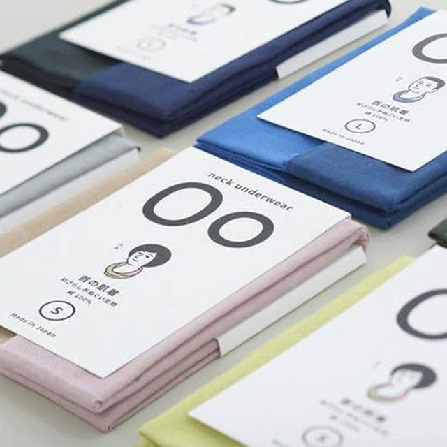 のインスタグラム：「. ＼キナリノモール／Oo｜てぬぐい Oo[ワオ] Yellow×Gray . －－－－－－－－－ 輪っかの手ぬぐい「ワオ」 . 手ぬぐいを輪っか状に縫い上げました。柔らかで心地よい生地が、肌着のように首元を包みます。 独自の両面染色技術でリバーシブルに染め上げ、見た目にも美しく、機能性・デザイン性にもこだわった、新しい手ぬぐいです。 夏場には首にかけておくだけで汗を拭うことができ、日除けとしてもお使いいただけますよ。 これからの季節に1つもっていると重宝してくれそうです＊ . －－－－－－－－－ https://kinarino-mall.jp/brand-2681 . . ▶画像をタップすると詳細情報をご覧いただけます。 . ▶プロフィールの「インスタ掲載」ボタンから、ご紹介商品をまとめてご覧いただけます。→@kinarino_official . ▶キナリノアプリでも販売中！ 「お買いもの」→「インスタグラム掲載アイテム」 　 ※ダウンロードはプロフィールリンクから→@kinarino_official . . #キナリノモール #キナリノ #丁寧な暮らし #暮らし #てぬぐい #シンプル #ストール #ファッション #コーディネート #コーデ #hirali #Oo #Washcloth #stall #fashion #Coordination #natural #gift #simple .」