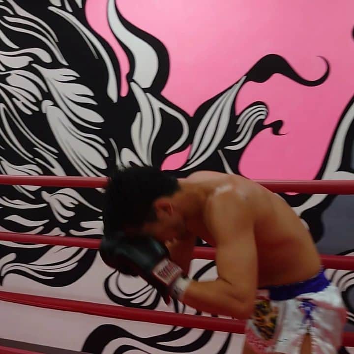 梅野源治のインスタグラム：「そろそろ試合かな🙏🤜🤜」