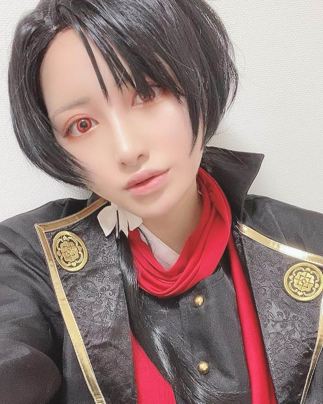 りつのインスタグラム：「真紅〜の薔薇〜よ〜🥀 . とうらぶコス増やしていきたいです‪✌︎  #刀剣乱舞 #加州清光 #cosplay」