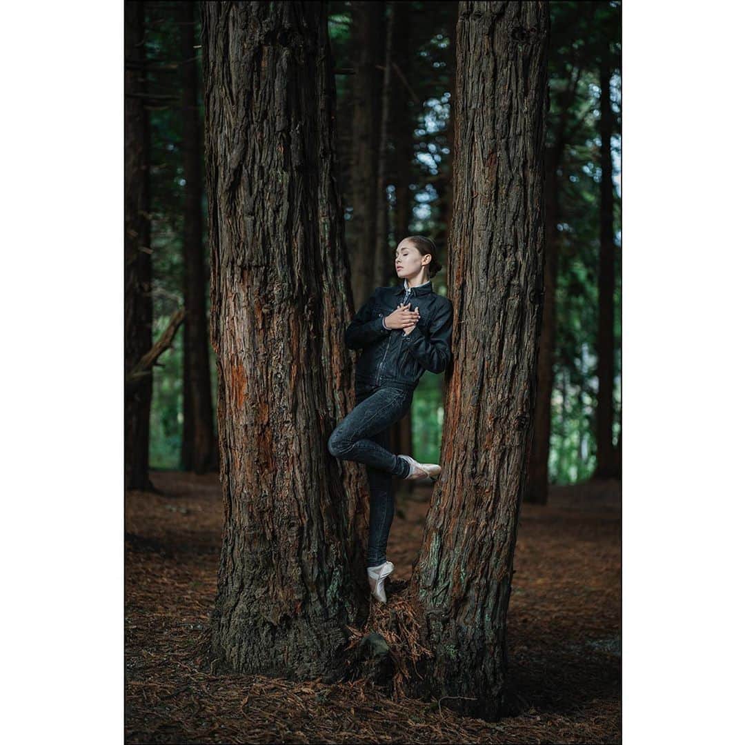 ballerina projectさんのインスタグラム写真 - (ballerina projectInstagram)「𝗝𝘂𝗹𝗶𝗲𝘁 𝗗𝗼𝗵𝗲𝗿𝘁𝘆 in San Francisco. #ballerina - @julietdoherty #sanfrancisco #tree #heart #denim #ballerinaproject #ballerinaproject_ #ballet #dance #pointe #julietdoherty   𝗕𝗮𝗹𝗹𝗲𝗿𝗶𝗻𝗮 𝗣𝗿𝗼𝗷𝗲𝗰𝘁 𝗯𝗼𝗼𝗸 is now in stock. Go to @ballerinaprojectbook for link.」7月22日 22時11分 - ballerinaproject_