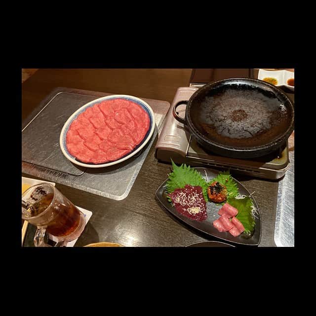 スタイヤーノ梨々菜さんのインスタグラム写真 - (スタイヤーノ梨々菜Instagram)「かなりの時差更新ですが… 7月の初めに練習ラウンドに付き合っていただき、その後にカルビ越えにいきました！ 久しぶりのお肉、美味しかったです🤤❤️ そしてかわいいおそろTシャツも😍  いつもありがとうございます🙇‍♀️ #感謝感激雨嵐 でございます🤪🤪🤪  #カルビ越え #カルビ越え発見 #fides #マブダチ」7月22日 22時13分 - ririna9911