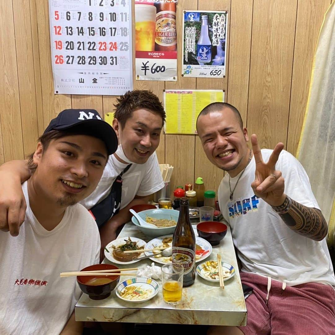 はまやねんのインスタグラム：「ラスカル新井さん！！！！ ワンダーカレッジコラボあるかも…？？ #大食いらすかる　#ラスカル新井　さん #ワンダーカレッジ　#大食い #大食い動画　#ワンダーカレッジ #YouTube #YouTuber #ご飯 #料理　#良い人すぎた　#楽しい夜 #新橋ありがとう　#感謝　#コラボ #良い男」