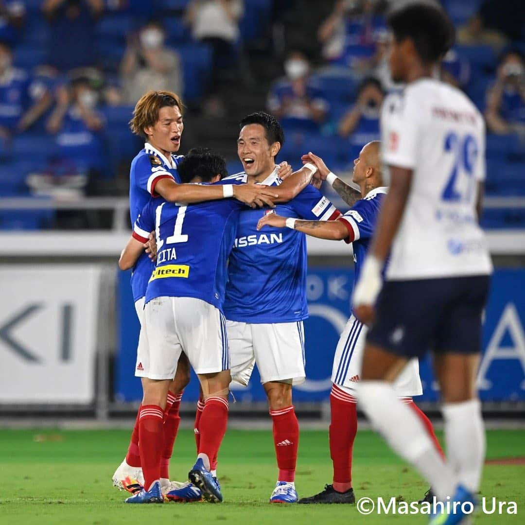 Goal Japanさんのインスタグラム写真 - (Goal JapanInstagram)「. ＼4発快勝で #横浜ダービー を制する！／ 13年ぶりのダービーは昨季王者に軍配が上がる。 (Photo: Masahiro Ura) . 🇯🇵#明治安田生命J1リーグ 第6節 🆚横浜F・マリノス 4-0 横浜FC ⚽️オウンゴール (31分)、#マルコスジュニオール (56分)、#遠藤渓太 (65分)、#エジガルジュニオ (72分) . #soccer #football #jleague #J1 #yokohamafmarinos #fmarinos #goaljleague #サッカー #フットボール #Jリーグ #明治安田生命Jリーグ #横浜Fマリノス #マリノス #⚽」7月22日 22時21分 - goaljapan