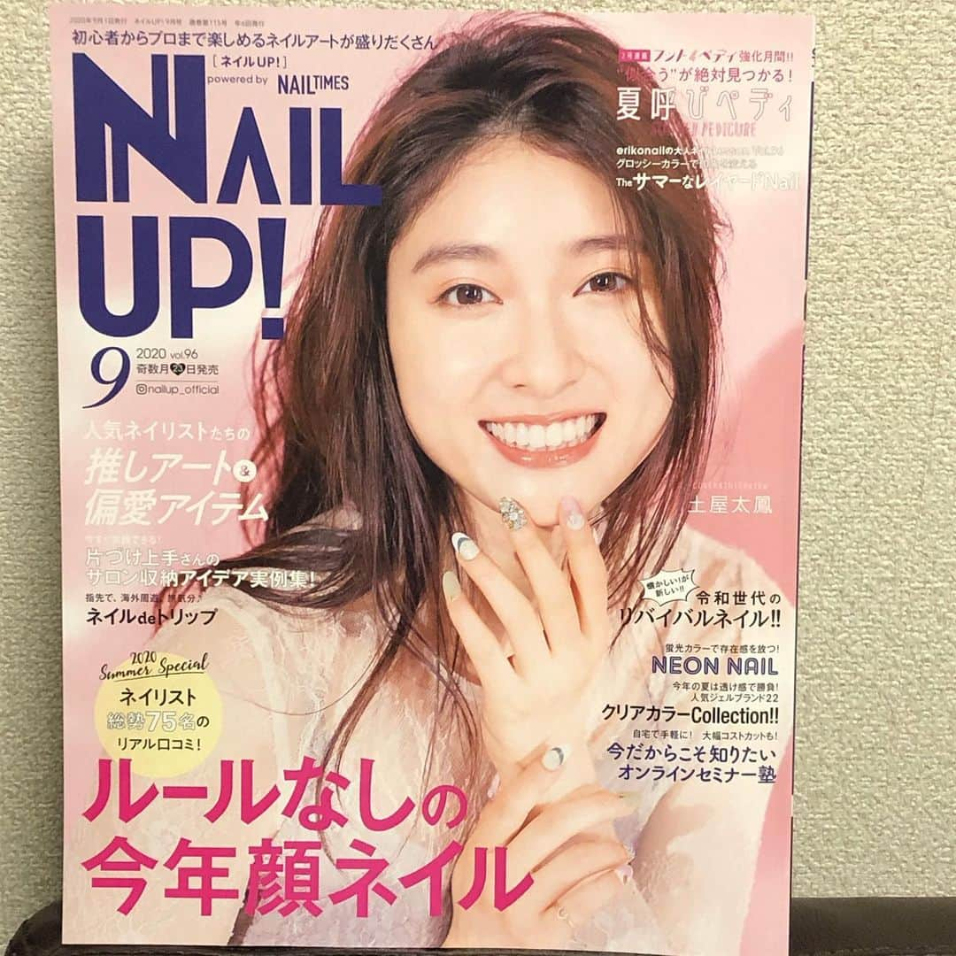 エリコネイルさんのインスタグラム写真 - (エリコネイルInstagram)「. 本日発売の【ネイルUP!96号・9月号】 『ネイリスト66人が選んだ！みんなの愛用品』のブラシとツールに モアジェルブラシとネイルフォームをご紹介頂きました✨ . 愛用していただけて本当に光栄です😭 ありがとうございます💕 . . #morecouture #モアクチュール  #ネイルアップ #ネイルup #ネイル雑誌  #モアジェルブラシ #ネイルフォーム #nailform #gelbrush  #ネイル #nails #ネイルツール #ネイルブラシ  #erikonail #エリコネイル #네일#젤네일 #美甲」7月22日 22時23分 - morecouture_jp