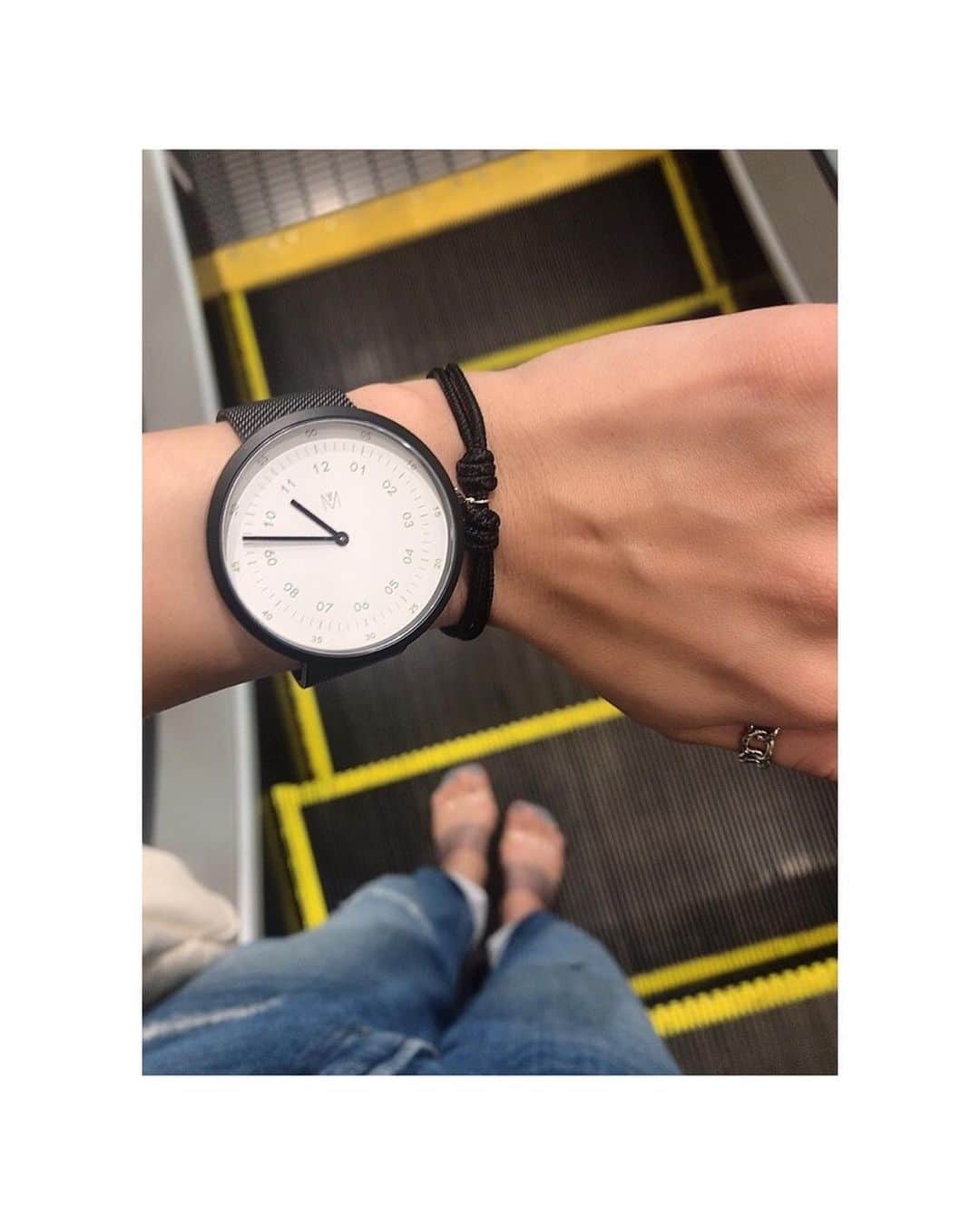 大谷芽衣さんのインスタグラム写真 - (大谷芽衣Instagram)「・ ・ ・ 腕時計は @mavenjapan さんのを つけてるのですが バングルも気になってます…♡ （写真３枚目） シンプルで使いやすそうだし 何より時計とバングル同メーカーで 合わせられたら可愛いよね( ⁎ᵕᴗᵕ⁎ ) このメッシュベルトの腕時計は この夏大活躍の予感しかない✩⡱ ・ 10%off coupon 【otanigg】 ・ ・ #マベン #マベンウォッチズ  #時計 #腕時計 #mavenwatches  #手元くら部 #手元コーデ #手元倶楽部  #腕時計コーデ #腕時計くら部  #腕時計好き #bijumam  #チュッパチャップス #followｍe」7月22日 22時32分 - otani_mei