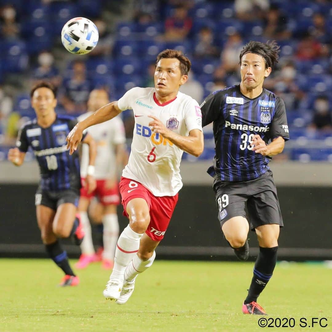 サンフレッチェ広島さんのインスタグラム写真 - (サンフレッチェ広島Instagram)「. ⚽️明治安田生命J1リーグ第6節　試合結果⚽️ ガンバ大阪　1-0　サンフレッチェ広島 前半：1-0 後半：0-0  セットプレーで先制点を失い、その後は相手ゴールを攻め立てるも、最後まで得点を奪うことができず。悔しい敗戦となりました。  #青山敏弘 選手 #レアンドロペレイラ 選手 #森島司 選手 #佐々木翔 選手 #sanfrecce #積攻」7月22日 22時33分 - sanfrecce.official