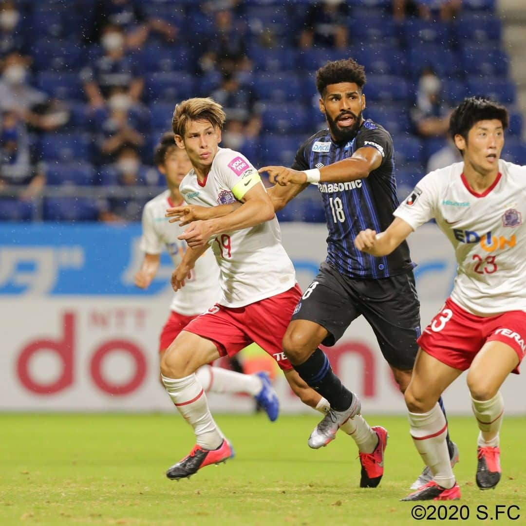 サンフレッチェ広島さんのインスタグラム写真 - (サンフレッチェ広島Instagram)「. ⚽️明治安田生命J1リーグ第6節　試合結果⚽️ ガンバ大阪　1-0　サンフレッチェ広島 前半：1-0 後半：0-0  セットプレーで先制点を失い、その後は相手ゴールを攻め立てるも、最後まで得点を奪うことができず。悔しい敗戦となりました。  #青山敏弘 選手 #レアンドロペレイラ 選手 #森島司 選手 #佐々木翔 選手 #sanfrecce #積攻」7月22日 22時33分 - sanfrecce.official