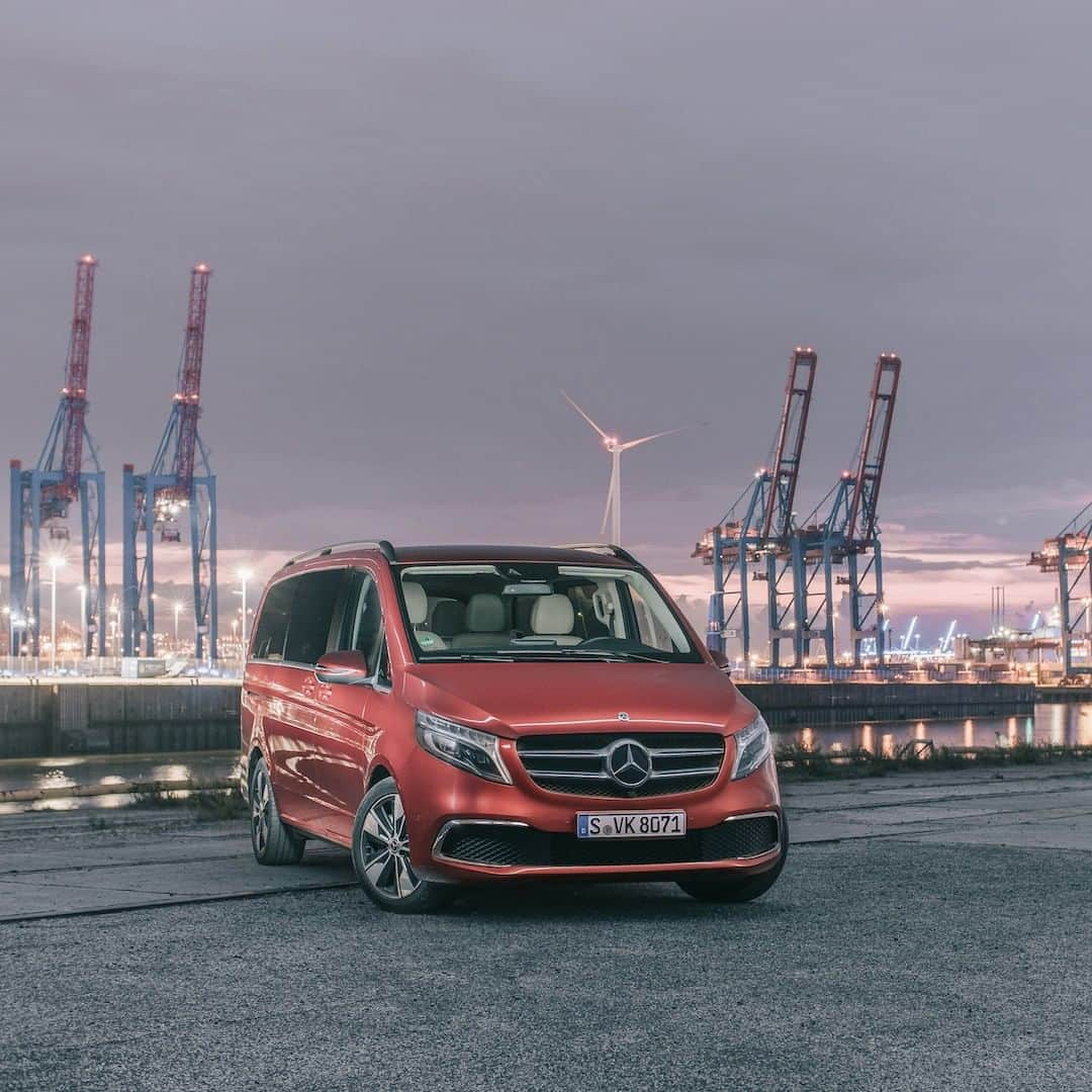 メルセデス・ベンツさんのインスタグラム写真 - (メルセデス・ベンツInstagram)「Find the perfect spot to watch the sunset with the Mercedes-Benz V-Class.  📷 @ingmarbtker for #MBSocialcar  #MercedesBenz #VClass #MBVans」7月22日 23時02分 - mercedesbenz