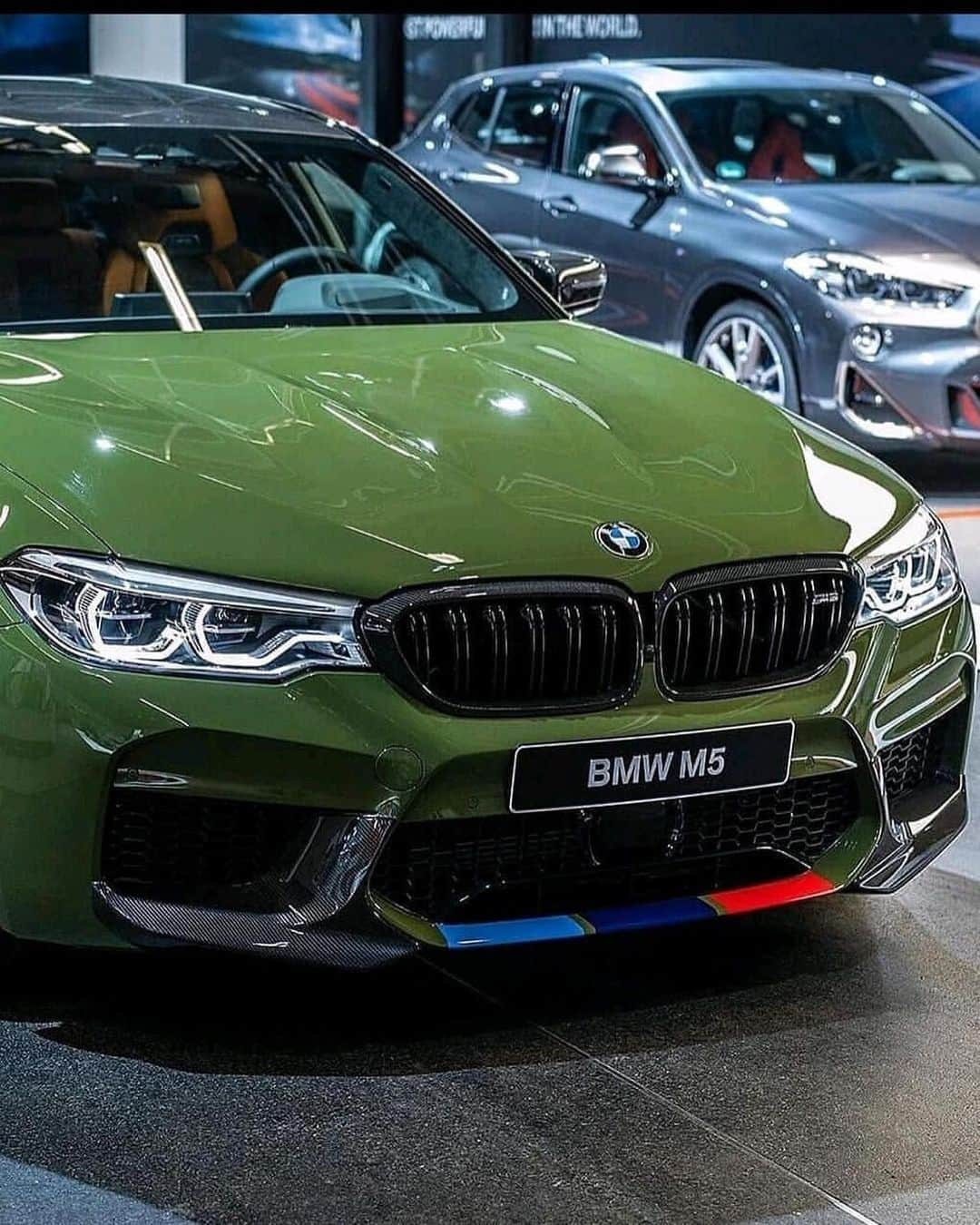 CarsWithoutLimitsさんのインスタグラム写真 - (CarsWithoutLimitsInstagram)「Urban Green #M5F90 Competition  Photos @da.green.machine  #carswithoutlimits #bmw」7月22日 23時09分 - carswithoutlimits