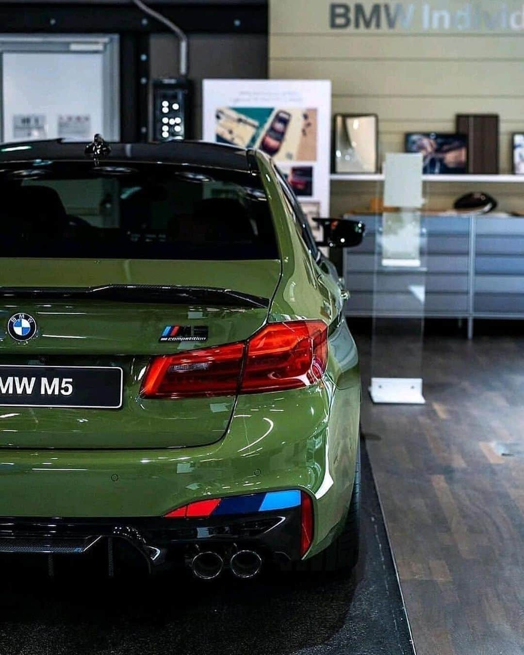 CarsWithoutLimitsさんのインスタグラム写真 - (CarsWithoutLimitsInstagram)「Urban Green #M5F90 Competition  Photos @da.green.machine  #carswithoutlimits #bmw」7月22日 23時09分 - carswithoutlimits