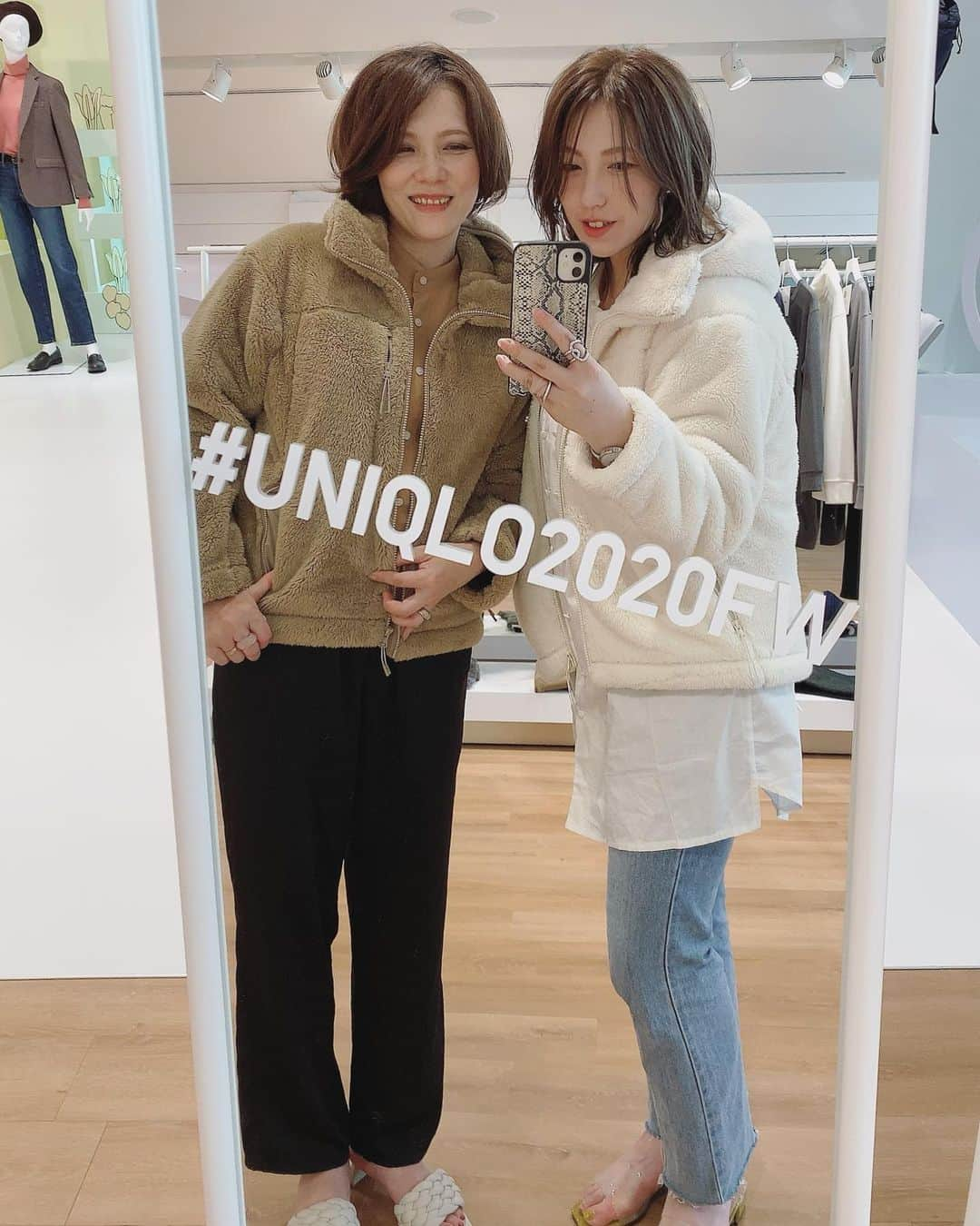 0510_nanaさんのインスタグラム写真 - (0510_nanaInstagram)「‎⋆ UNIQLO2020FW❥ ❥ ❥ ‎⋆ 今回も気になるアイテムがいくつもありました。 毎回注目のUniqloUはアウターが魅力的なものばかり。 メンズのキルトダウンもかっこよかったし、デニムのロングワンピはアウターとして着たら可愛いし、前回も大人気のトレンチコートやステンカラーコートもものすごく素敵でした。 ‎発売はまだまだ先のようなので忘れずチェックしなくては。 ‎⋆ ボアパーカーも肌触りが良くてこのまま眠りたいくらいなのです。 部屋でも使えるし散歩の時に羽織ってもいいし、使い勝手が良さそうでした。 ‎⋆ 最後のpic。カーキのニットベストに、たまたま隣にあった小花柄のロングワンピを組み合わせたら、甘過ぎないコーデで可愛かった。 ‎⋆ 続きはまたpostします☺︎︎ ‎⋆ ‎⋆ ‎⋆ #uniqlo #ユニクロ #uniqloginza #uniqloginza2020fw #uniqlou #ユニクロ新作 #ユニクロ展示会 #uniqlo展示会 #uniqlo展示会2020fw #展示会 #プチプラコーデ #大人カジュアル #mineby3mootd #mineプチプラ部 #partegram #骨格診断ストレート #パーソナルカラーオータム #40代コーデ #公式サンキュグラマー」7月22日 23時18分 - 0510_nana