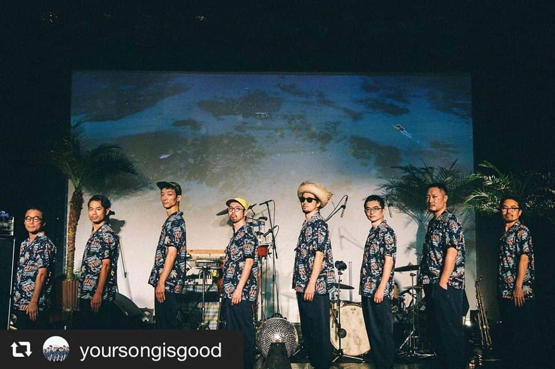 サイトウジュンさんのインスタグラム写真 - (サイトウジュンInstagram)「YOUR SONG IS GOODの配信ライブ、その名も"Sessions 2.5"あります！8/8 Sat. 8PM(JST)にリアルタイム配信、アーカイブは8/11 Tue. 11PM(JST)まで。先日の出演キャンセルで大変な恐縮ななかですが、告知させていただきました！こちら楽しんでいただけましたら幸いです！先日のceroが開けてくれた夏、YSIGで引き継ぎます！お得な前売りチケットは本日より発売開始になります。よろしくお願いします！！😎🌴⛱🤙  #repost @yoursongisgood via @PhotoAroundApp  YSIG初の配信ライブ決定しました🌴🏖🤙😎🏄‍♂️🌊🏄‍♀️🖥🏊‍♂️🐠🏊‍♀️ ------------------------- YOUR SONG IS GOOD presents "Sessions 2.5" 2020.8.8(Sat) 20:00(JST)〜Streaming Start  Director: Tatsuhiko Nakahara  YOUR SONG IS GOOD REIJI “ZeeeeRAY” TANAKA（Drums） HIROYUKI “DaaaaTAKA” TAKADA（Bass, Chorus） KOJI ”SHIRAISHI” SHIRAISHI（Guitar, Chorus） MASATOMO ”MAURICE” YOSHIZAWA（Guitar, Chorus） YASUHIKO “SHORTY” HATTORI（Trombone） JUN ”JxJx” SAITO（Organ, Electric Piano, Chorus, Leader） IZUMI MATSUI（Percussion, Chorus） YOSHIHIRO GOSEKI（Tenor Sax, Flute）  ADV ¥1800（販売期間: 7/22（水）20:00〜8/7（金）23:59まで） DOOR: ¥2300（販売期間: 8/8（土）0:00〜8/11（火）20:00まで）  ・e+ / Streaming＋  ・TICKET PIA / PIA LIVE STREAM ・LAWSON TICKET / LIVE Streaming（ZAIKO）  配信日 /8/8（土）20:00 リアルタイム配信開始 / その後アーカイブ期間：〜 8/11（火）23:00 ---------------------------- #yoursongisgood #ysig #ユアソン #sessions2.5 #kakubarhythm #カクバリズム #socialdistancing」7月22日 23時19分 - jxjxysig