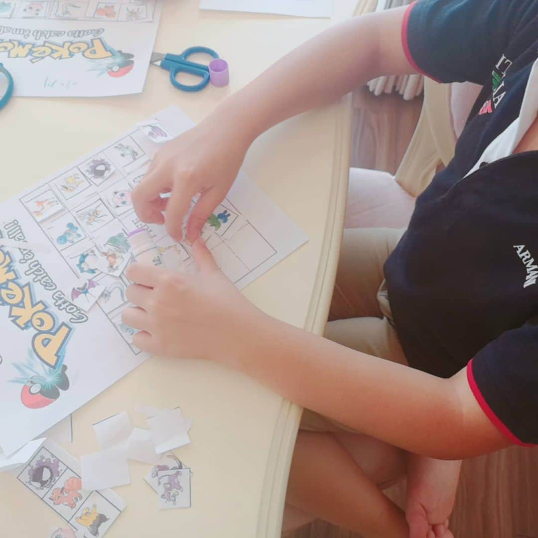 中島彩さんのインスタグラム写真 - (中島彩Instagram)「長男9歳のお誕生日記録💕 お誕生日当日は、お友達を招待してバースデーパーティーを🎉 せっかくなので、好きなポケモンしばりで手作りして準備...❤️ ポケモンバルーンはばぁばからの🎁💕 ポケモンビンゴやポケモン射的✨みんな喜んでくれた～💕 男子6人❤️賑やかに楽しそうに遊んでいて、私も幸せな気持ちに...✨ もう9歳だなんて早くて信じられない～💦 お誕生日２日前にはじぃじばぁばとお買い物💕大きなレゴゲットしてました😘 これからもとあらしく、笑顔いっぱい健やかに成長していって欲しいと願います🌠  #誕生日 #誕生日会 #バースデーパーティー　#バースデー準備 #誕生日飾り付け  #ポケモン　#ポケモンバルーン　#長男　#9歳」7月22日 23時24分 - aya.n.aya