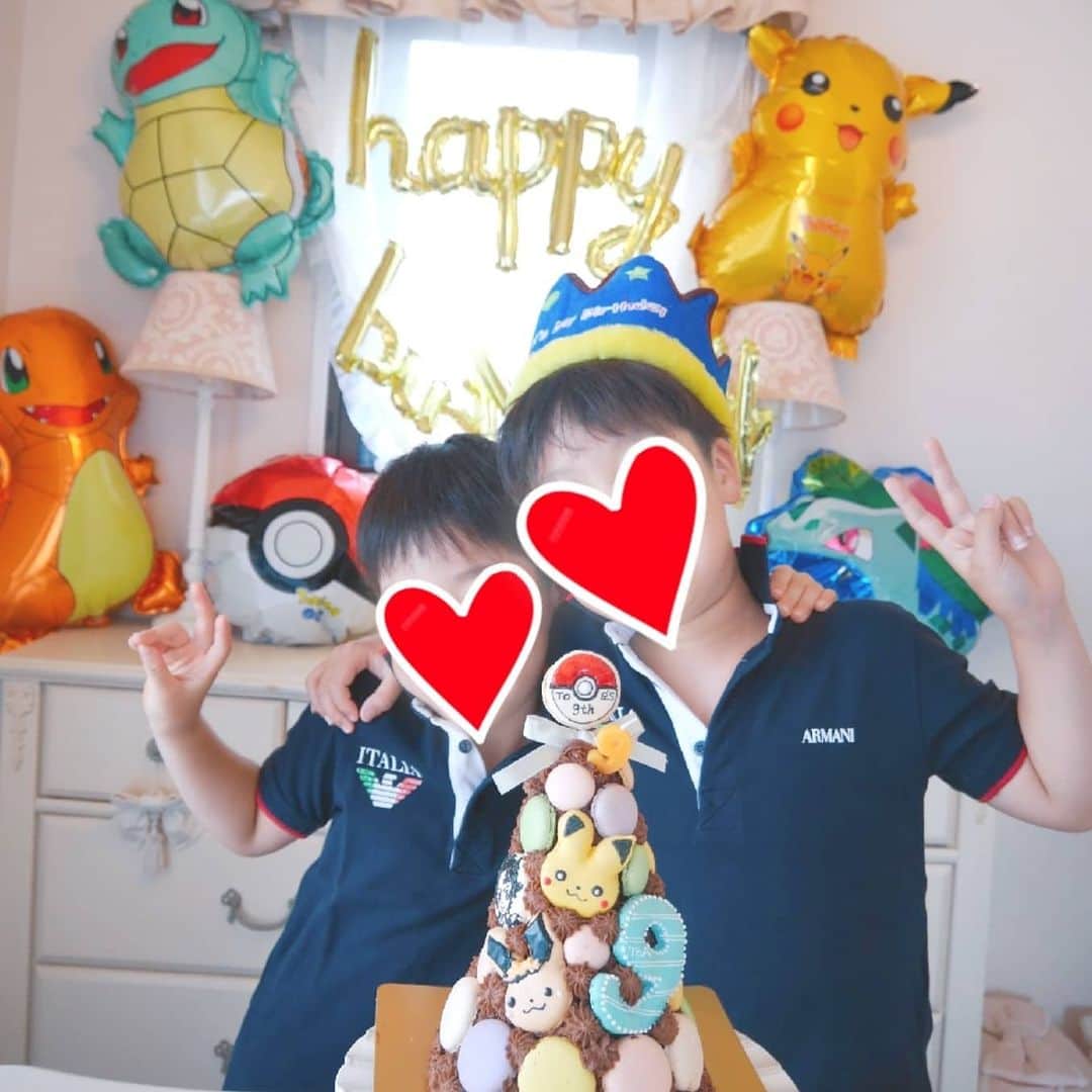 中島彩さんのインスタグラム写真 - (中島彩Instagram)「長男9歳のお誕生日記録💕 お誕生日当日は、お友達を招待してバースデーパーティーを🎉 せっかくなので、好きなポケモンしばりで手作りして準備...❤️ ポケモンバルーンはばぁばからの🎁💕 ポケモンビンゴやポケモン射的✨みんな喜んでくれた～💕 男子6人❤️賑やかに楽しそうに遊んでいて、私も幸せな気持ちに...✨ もう9歳だなんて早くて信じられない～💦 お誕生日２日前にはじぃじばぁばとお買い物💕大きなレゴゲットしてました😘 これからもとあらしく、笑顔いっぱい健やかに成長していって欲しいと願います🌠  #誕生日 #誕生日会 #バースデーパーティー　#バースデー準備 #誕生日飾り付け  #ポケモン　#ポケモンバルーン　#長男　#9歳」7月22日 23時24分 - aya.n.aya