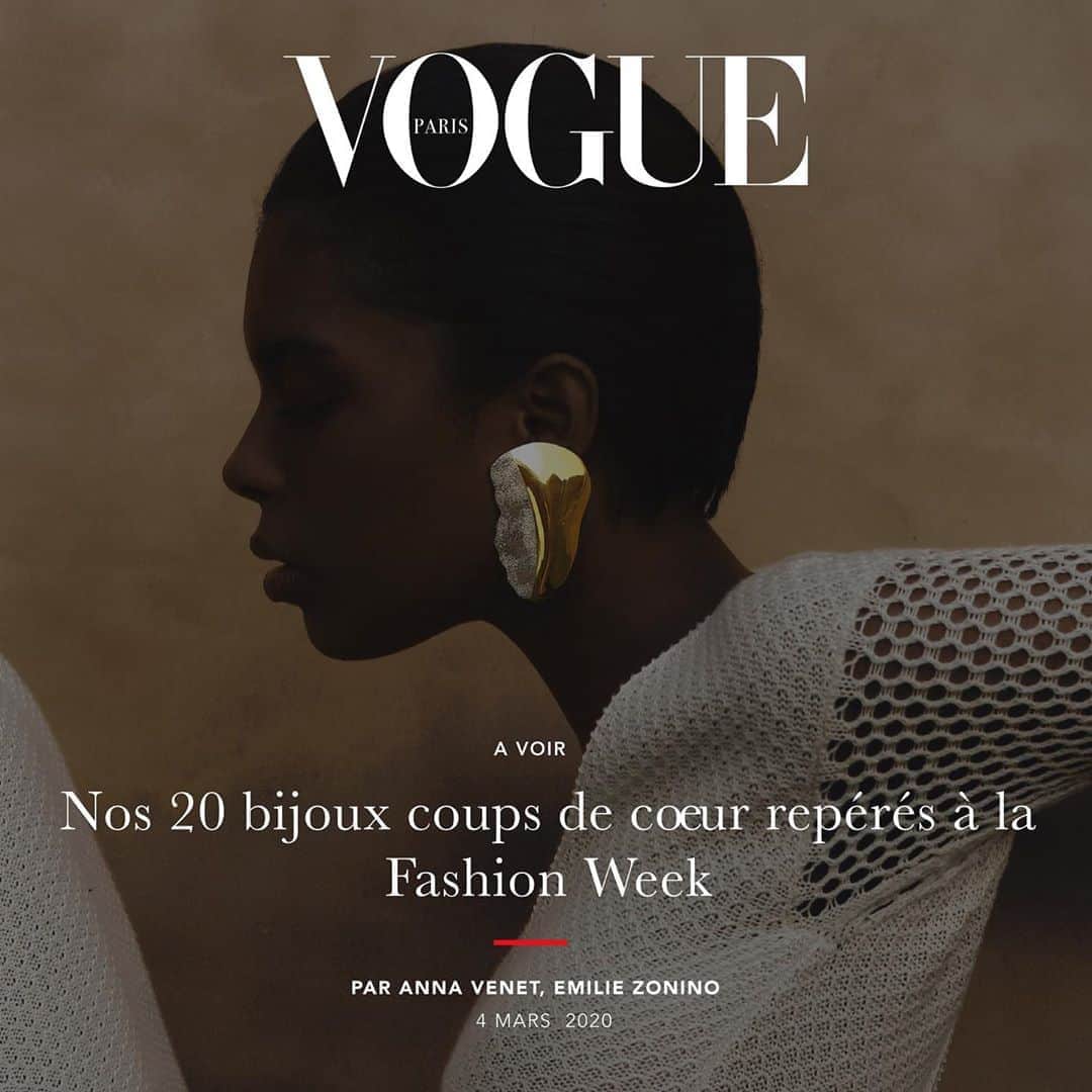 Monica Sordoのインスタグラム：「“Ocumare” As Seen in Vogue Paris Best Jewelry of FW2020 @vogueparis 🤍 Photo @mlshbts - Muse @fernoleiferrrg  • • Called Ocumare after one of Venezuela’s most botanically rich regions, our latest collection is reminiscent of the beach landscapes of my childhood. Available for Pre-Order (August 15th delivery)  • • In an effort to continue to support the artisans who have worked alongside the designer for years, 20% from our online sales will go towards compensating for their lost income due to COVID-19 #MonicaSordo」