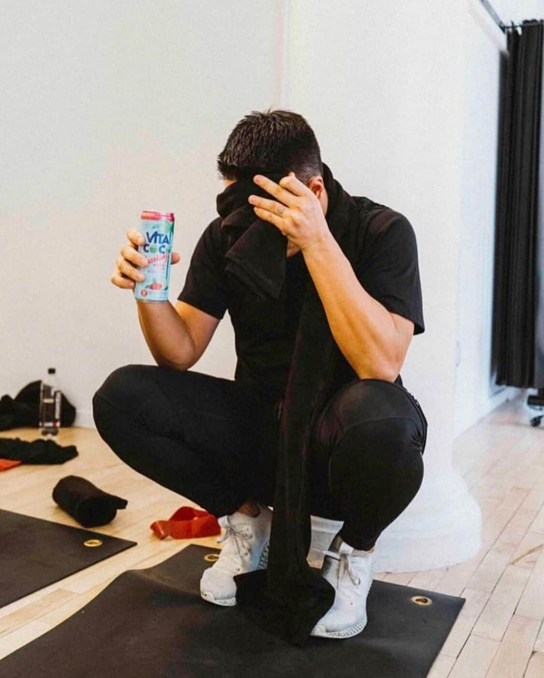 Vita Coco Coconut Waterのインスタグラム：「We wouldn't necessarily say our Sparkling coconut water is best after a home workout, but hey if that's your thing... do what you have to do.」