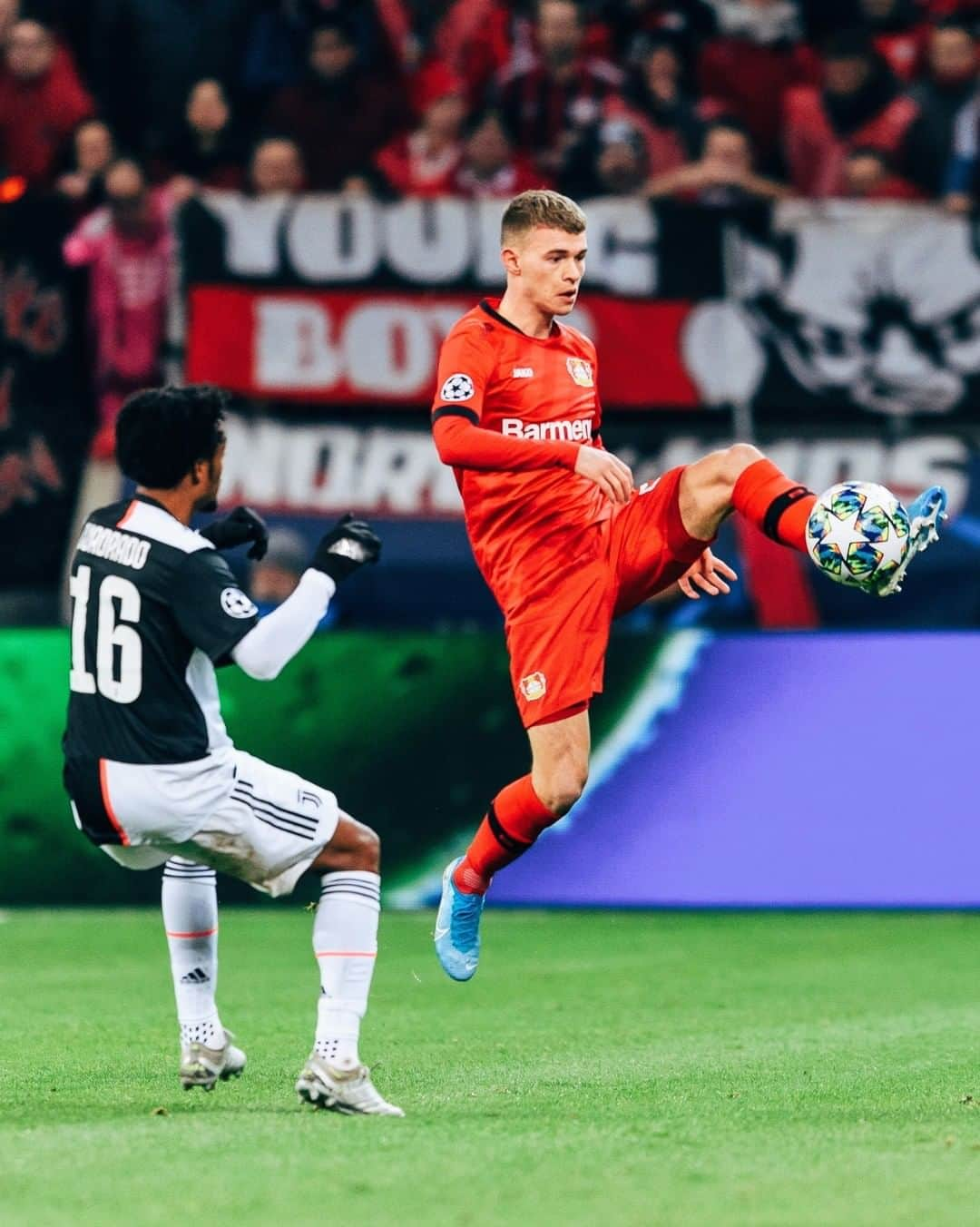 バイエル・レバークーゼンさんのインスタグラム写真 - (バイエル・レバークーゼンInstagram)「#Bayer04 🆚 @juventus ⭐️  #Throwback #UCL #Werkself #RoadthroughEurope」7月22日 23時55分 - bayer04fussball