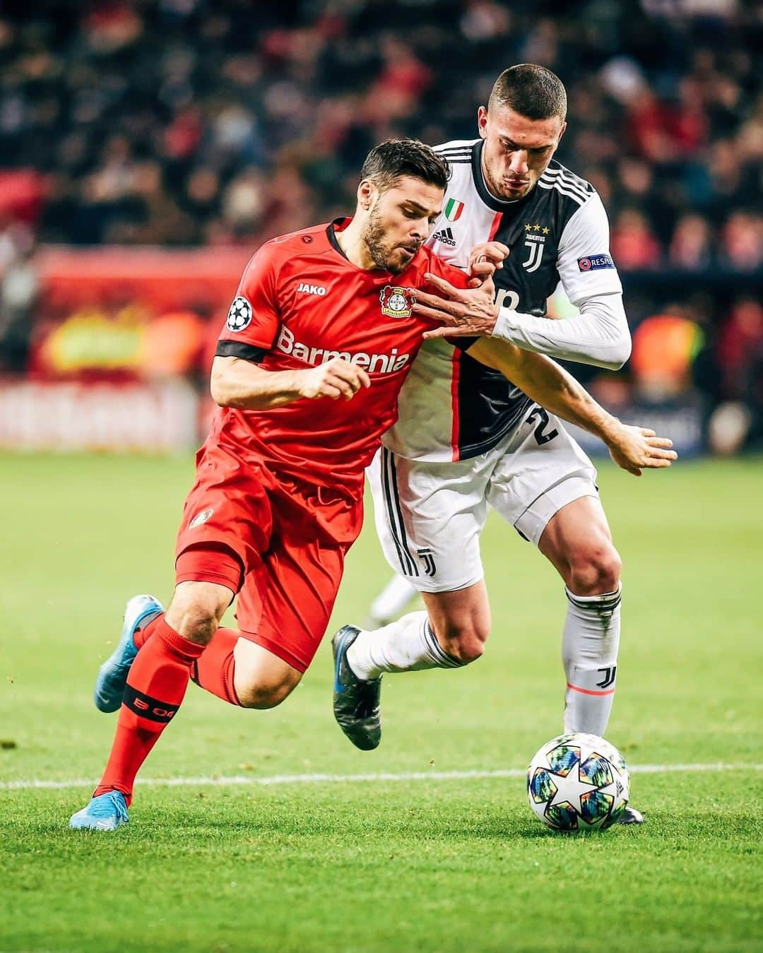 バイエル・レバークーゼンさんのインスタグラム写真 - (バイエル・レバークーゼンInstagram)「#Bayer04 🆚 @juventus ⭐️  #Throwback #UCL #Werkself #RoadthroughEurope」7月22日 23時55分 - bayer04fussball