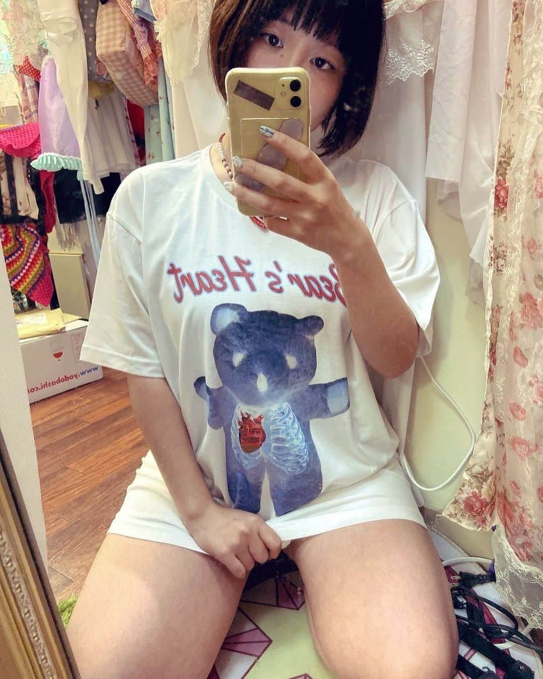 いおりのインスタグラム：「charlem newTシャツが可愛すぎるから見てほしい……‼️‼️ ビッグシルエットでワンピ風にもなるめっちゃ可愛いBears Heart Tシャツ❤️❤️ 可愛すぎて大満足。」