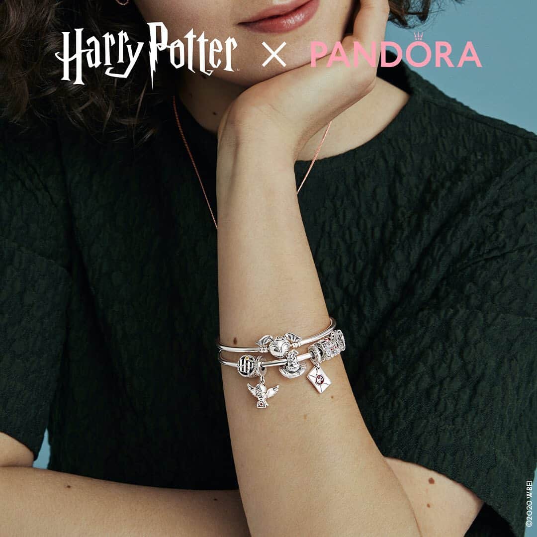 PANDORAさんのインスタグラム写真 - (PANDORAInstagram)「Did you get your acceptance letter? Style your bracelet with charms that represent your journey to Hogwarts. 🧙‍♀️#HarryPotterxPandora #PandoraBracelet #PandoraCharms」7月23日 0時10分 - theofficialpandora