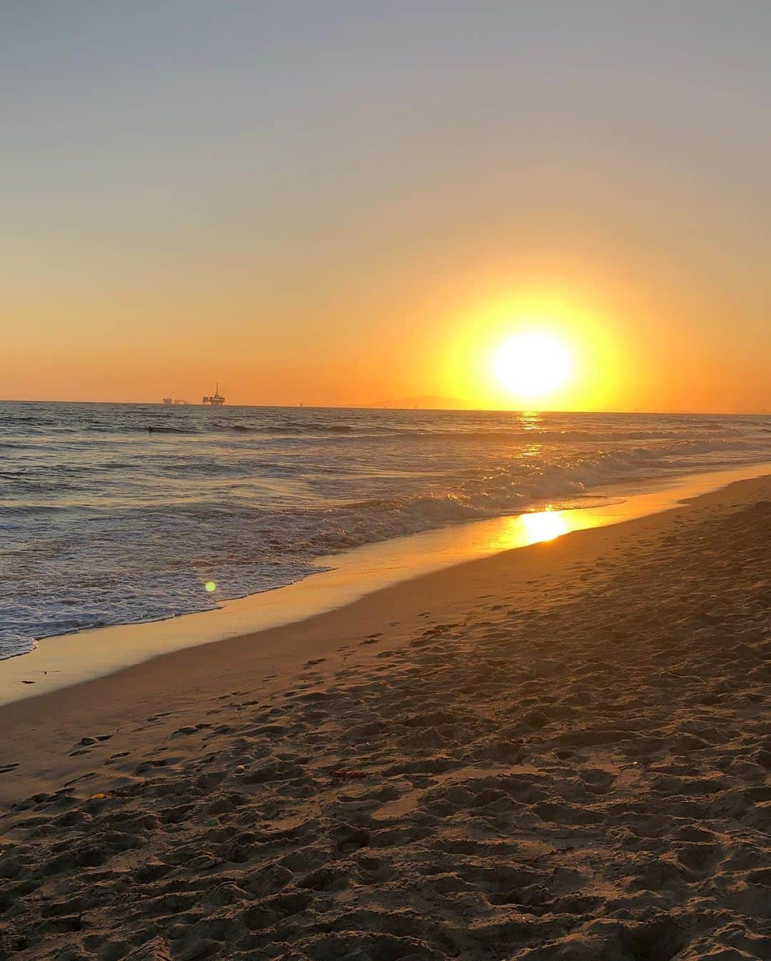 グレッグ・サルキンさんのインスタグラム写真 - (グレッグ・サルキンInstagram)「Catching Sunsets (anyone else only worn hoodies this year?)」7月23日 0時11分 - greggsulkin