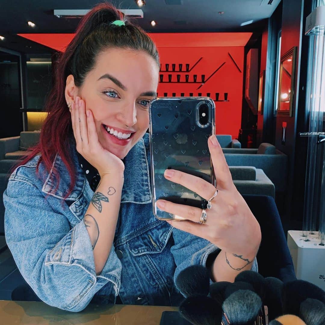 Bruna Unzuetaのインスタグラム：「Hoje foi dia de cuidar do meu sorriso na @horiclinica 🤍😁 equipe sempre maravilhosa ✨✨」