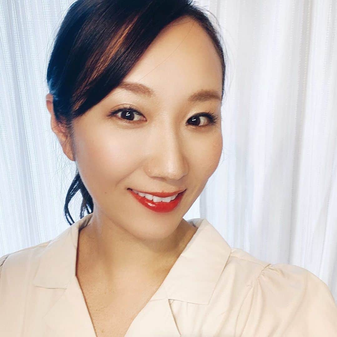 椎名佐千子のインスタグラム：「本日！7/23 MBSラジオ『ありがとう浜村淳です』 番組に電話で生出演させて頂く予定です♫  10：05分頃から出演予定です(*'ω'*) 是非聴いてね♡  #MBSラジオ #ありがとう浜村淳 #生出演 #聴いてね」