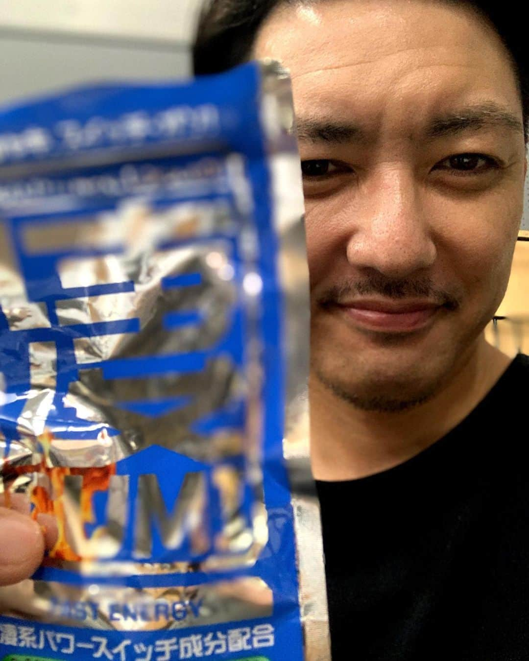 金子昇さんのインスタグラム写真 - (金子昇Instagram)「今月二回目のPCR検査も陰性^_^ 凄グミ食べて張り切って稽古中‼️  #凄十 #凄グミ #スケリグ #pcr検査  #金子昇 #カネコトバ #流行には流されてもいい」7月23日 0時48分 - noboru_kaneko_official